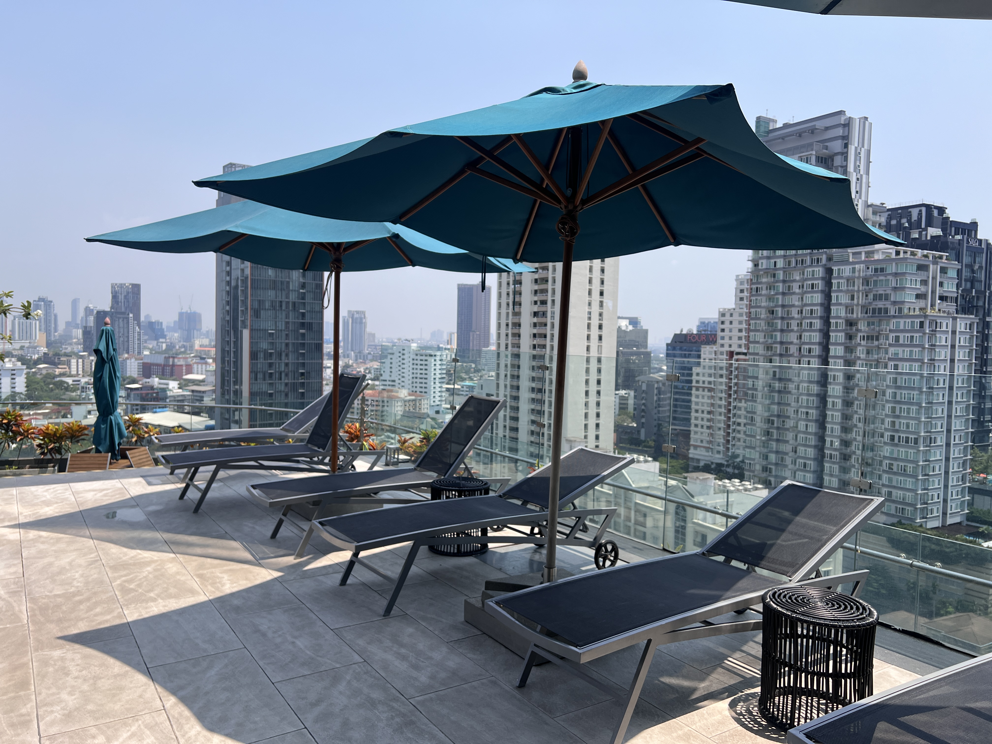 Hyatt Place Bangkok Sukhumvit pool seats