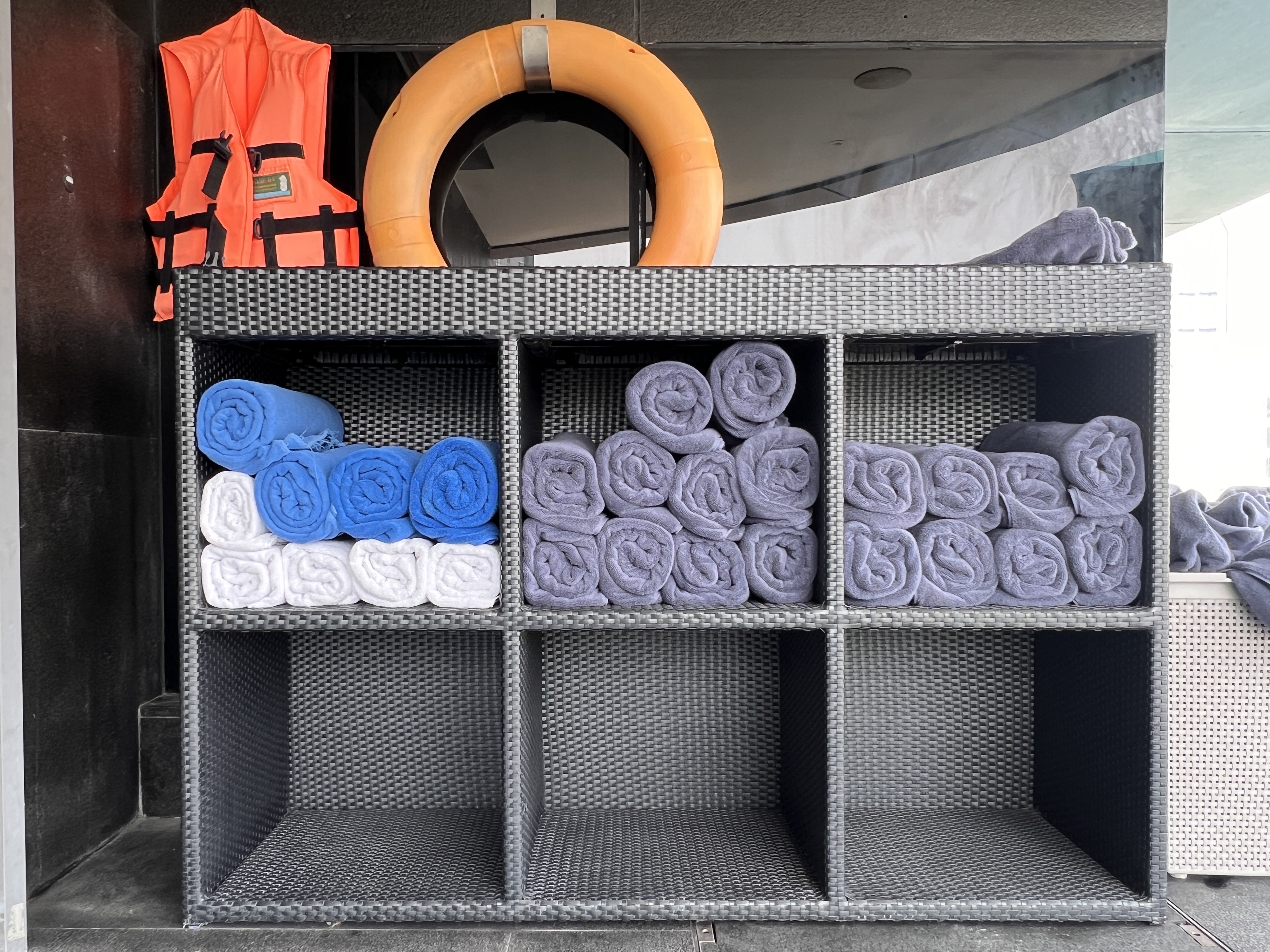 Hyatt Place Bangkok Sukhumvit pool towel storage