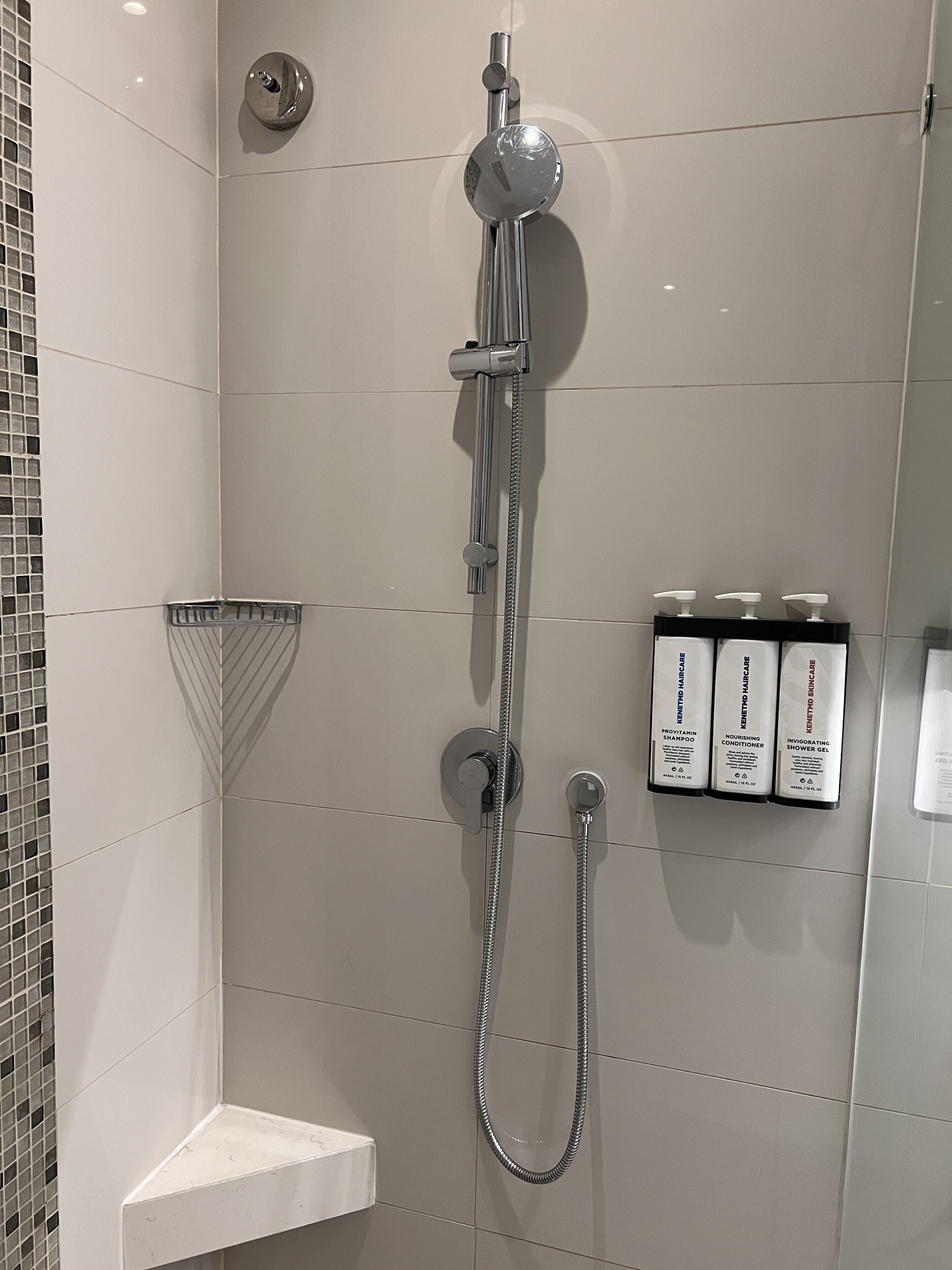 Hyatt Place Bangkok Sukhumvit walk in shower