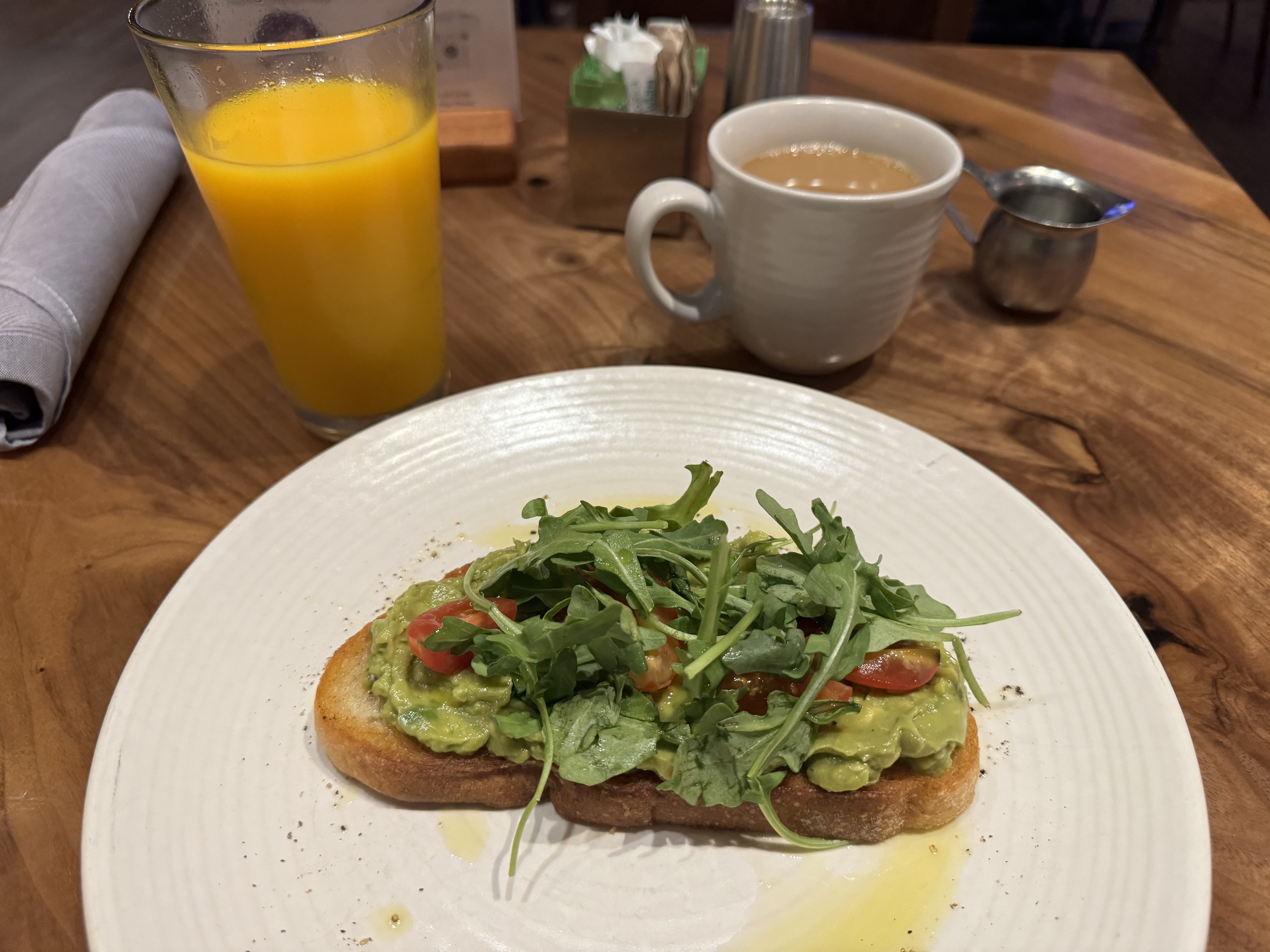 Hyatt Regency San Antonio Riverwalk Q Kitchen avocado toast juice coffee Hyatt Regency San Antonio Riverwalk Q Kitchen avocado toast juice coffee