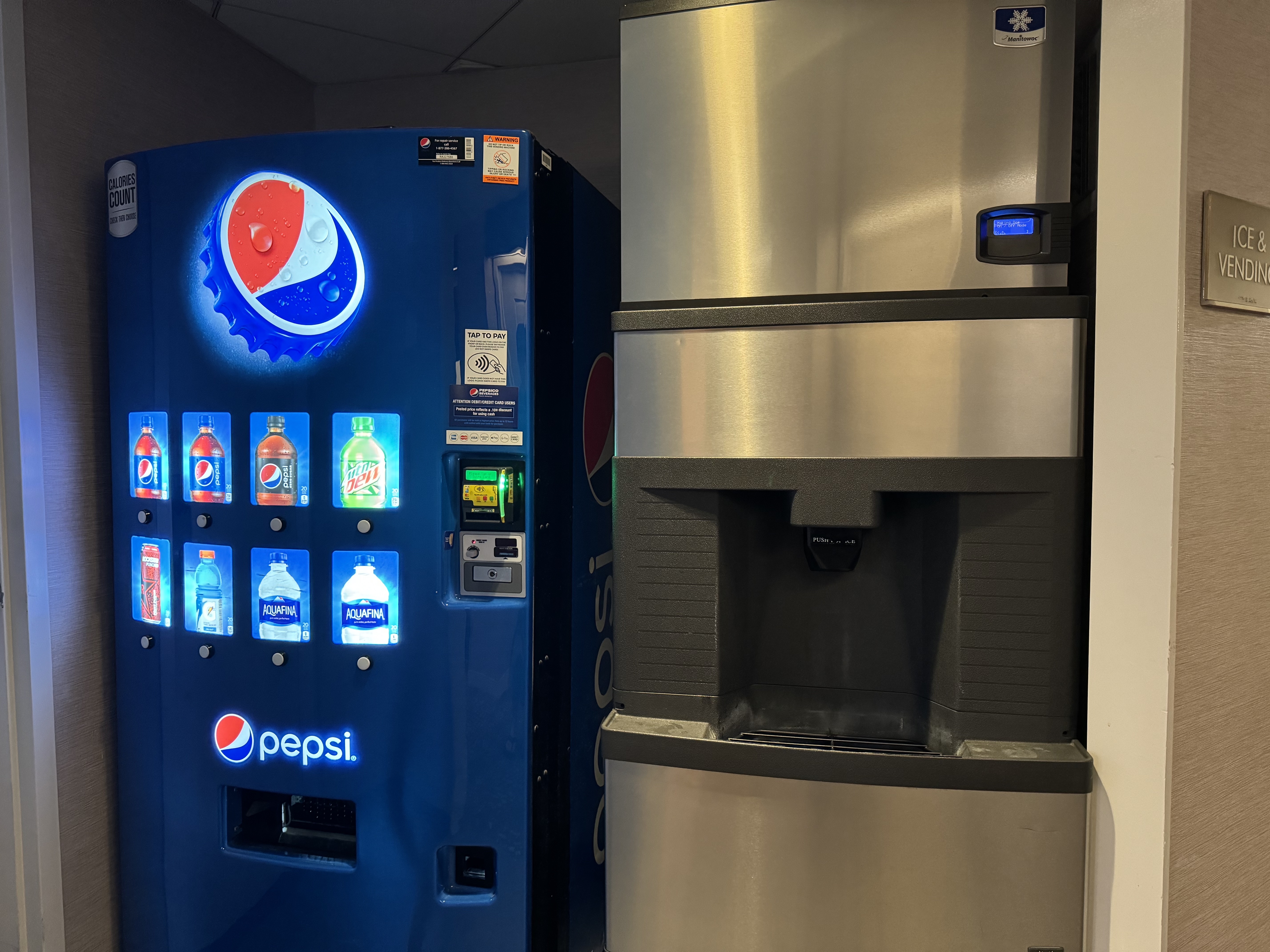 Hyatt Regency San Antonio Riverwalk ice and vending machines on 11th floor Hyatt Regency San Antonio Riverwalk ice and vending machines on 11th floor