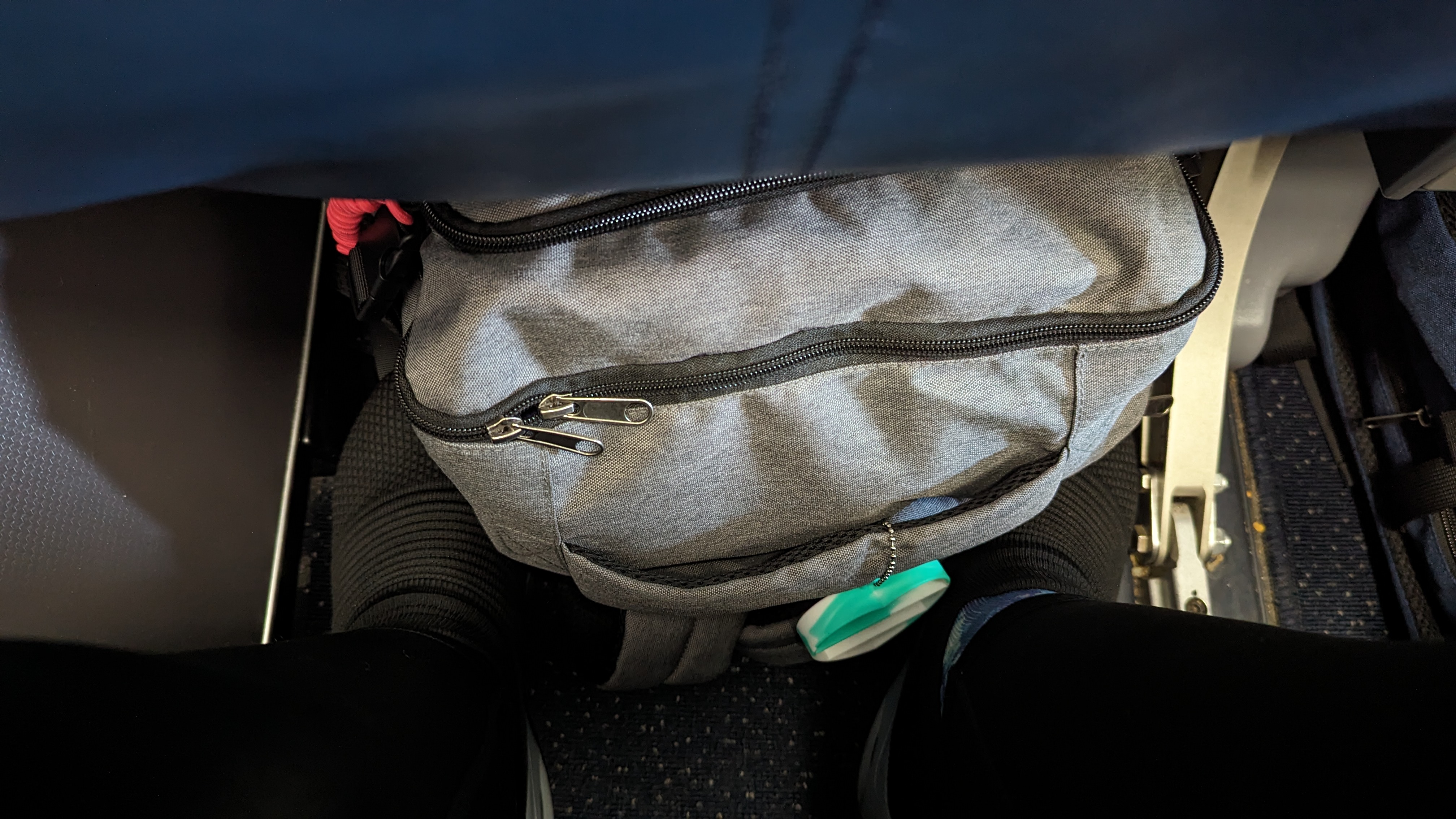 IAH to ATL Delta flight review leg room and storage