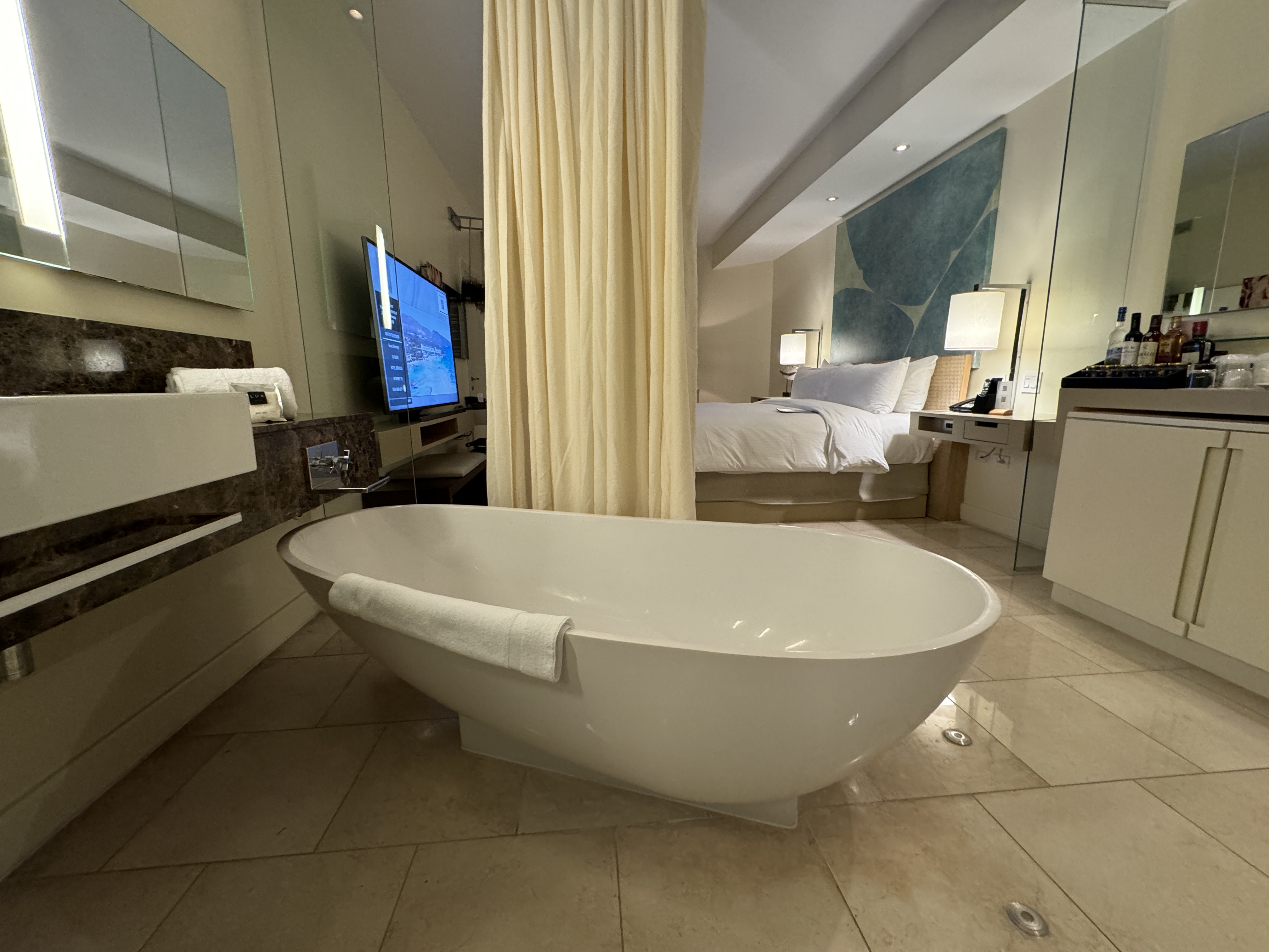 JW Marriott Panama Standalone Bathtub JW Marriott Panama Standalone Bathtub
