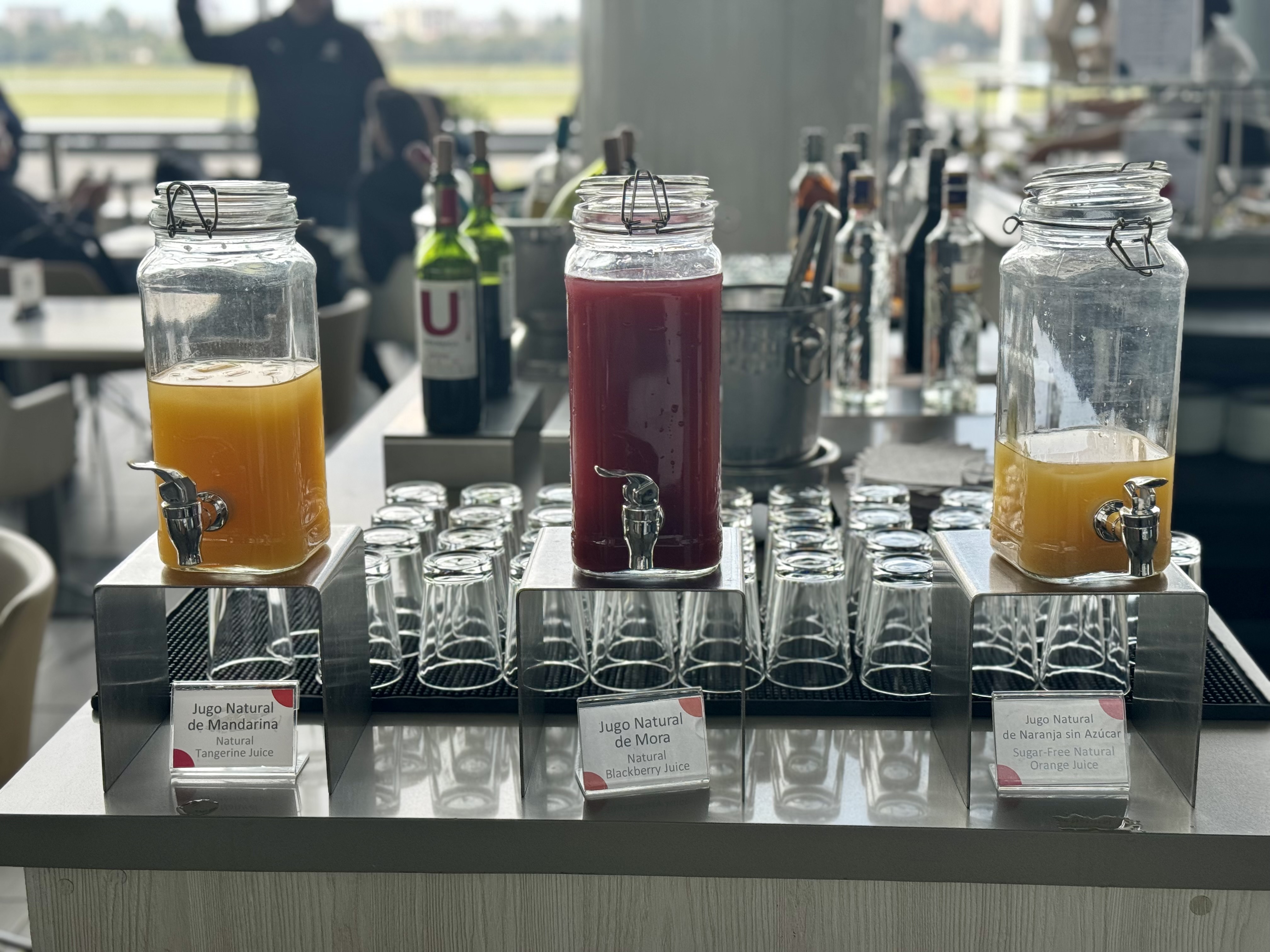 KLM Boeing 78X Business Class Bogota Airport Avianca Lounge drinks KLM Boeing 78X Business Class Bogota Airport Avianca Lounge drinks