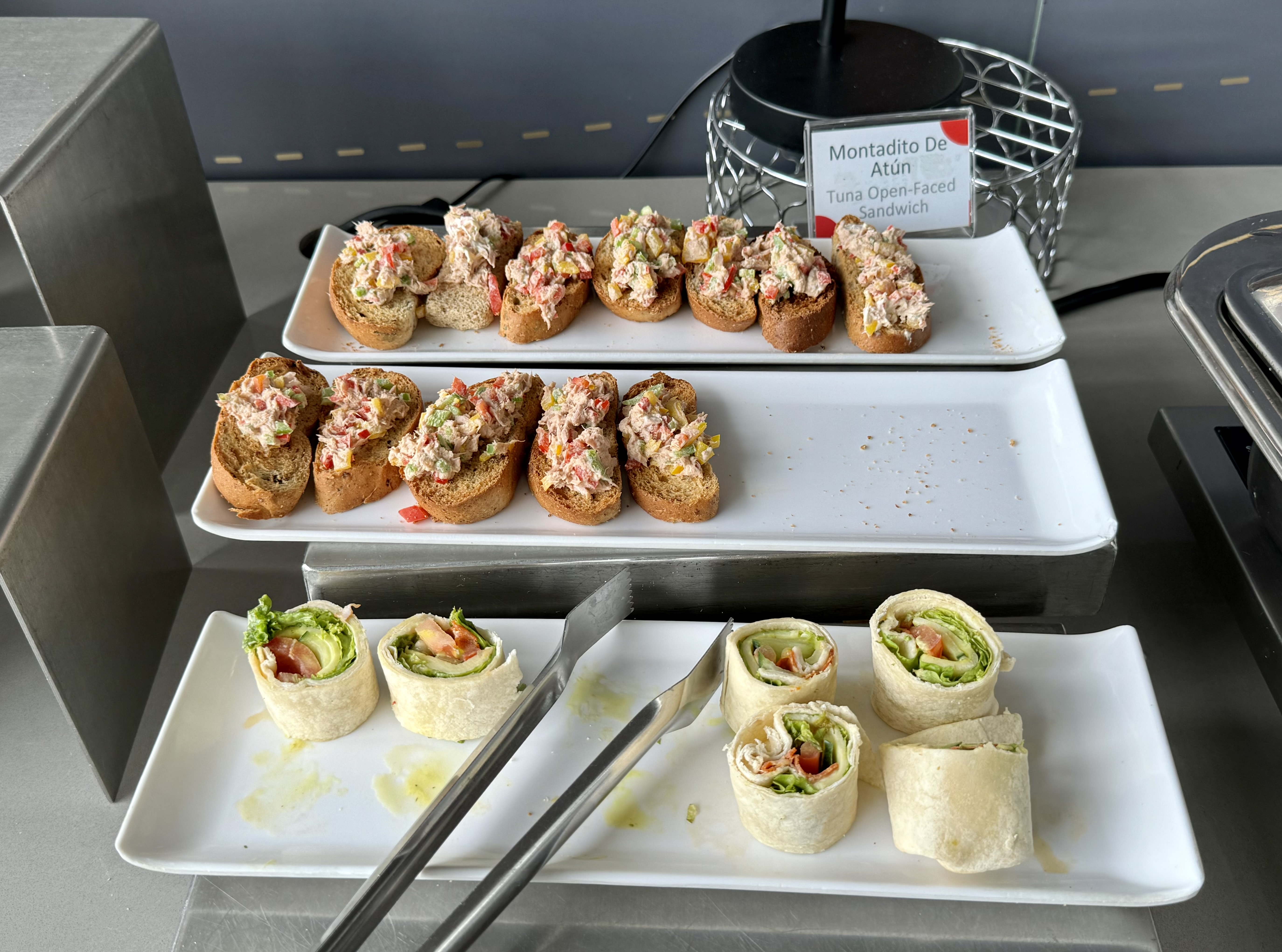 KLM Boeing 78X Business Class Bogota Airport Avianca Lounge food KLM Boeing 78X Business Class Bogota Airport Avianca Lounge food