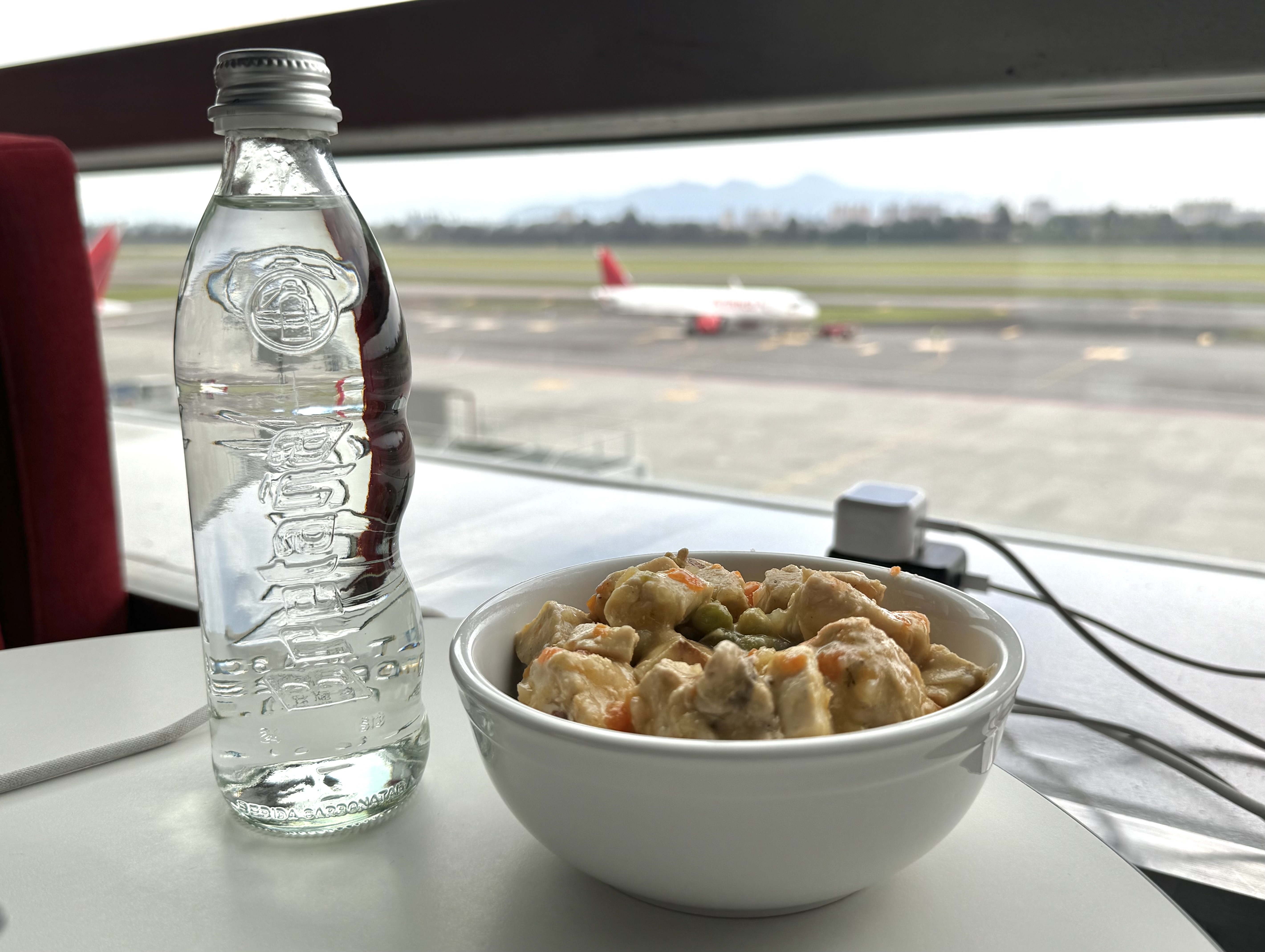 KLM Boeing 78X Business Class Bogota Airport Avianca Lounge food KLM Boeing 78X Business Class Bogota Airport Avianca Lounge food