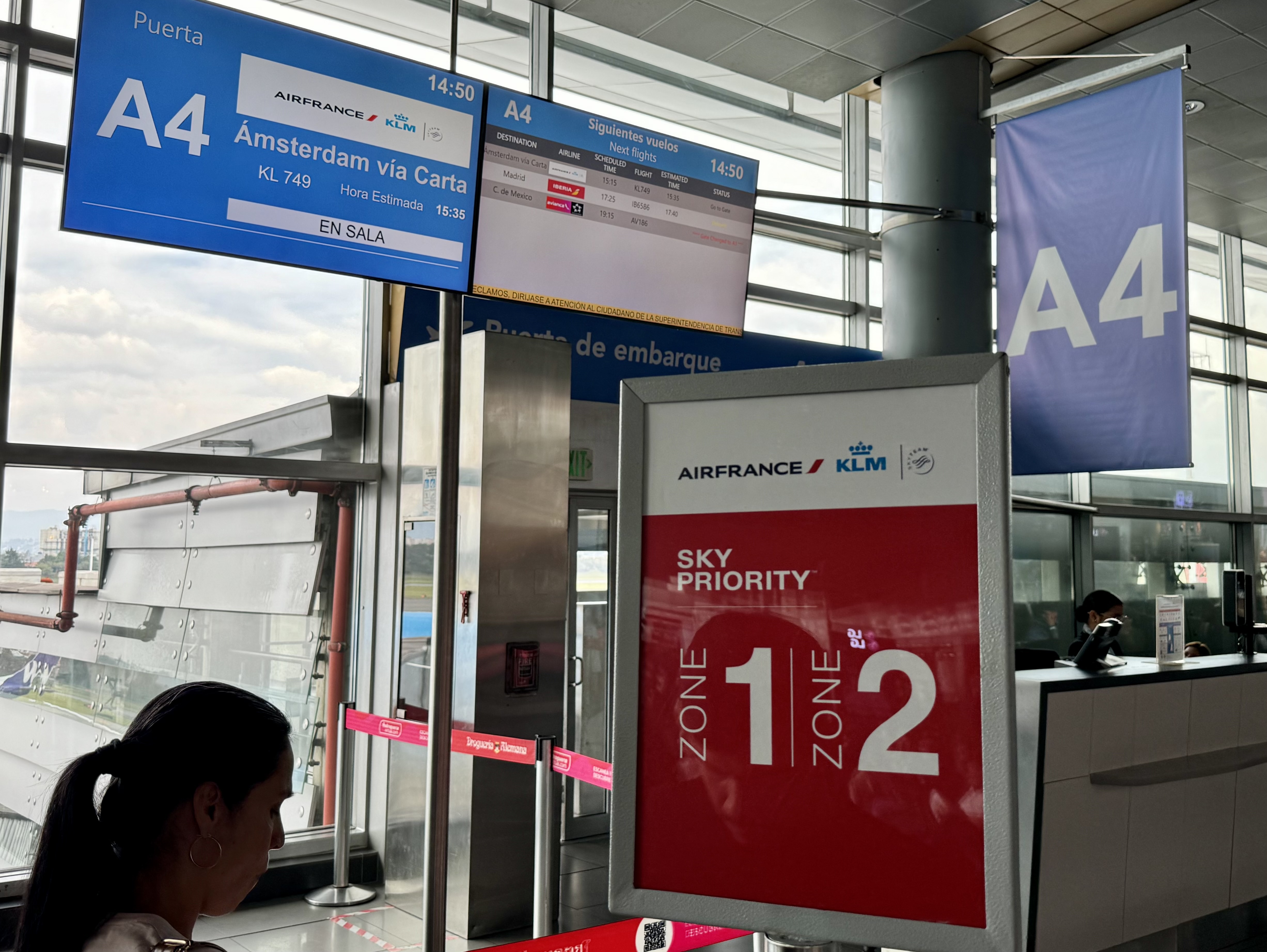 KLM Boeing 78X Business Class Bogota Airport gate KLM Boeing 78X Business Class Bogota Airport gate