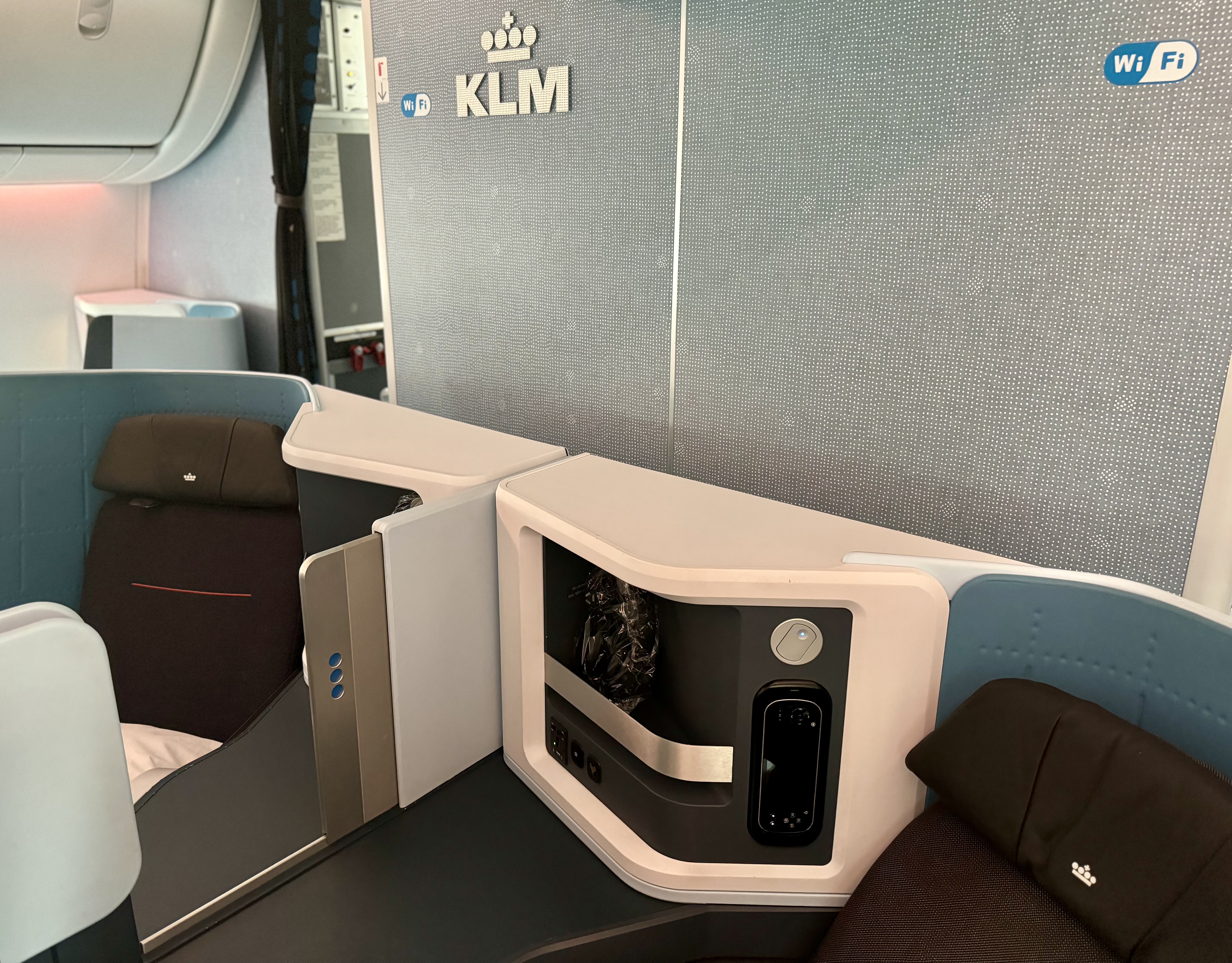 KLM Boeing 78X Business Class cabin KLM Boeing 78X Business Class cabin