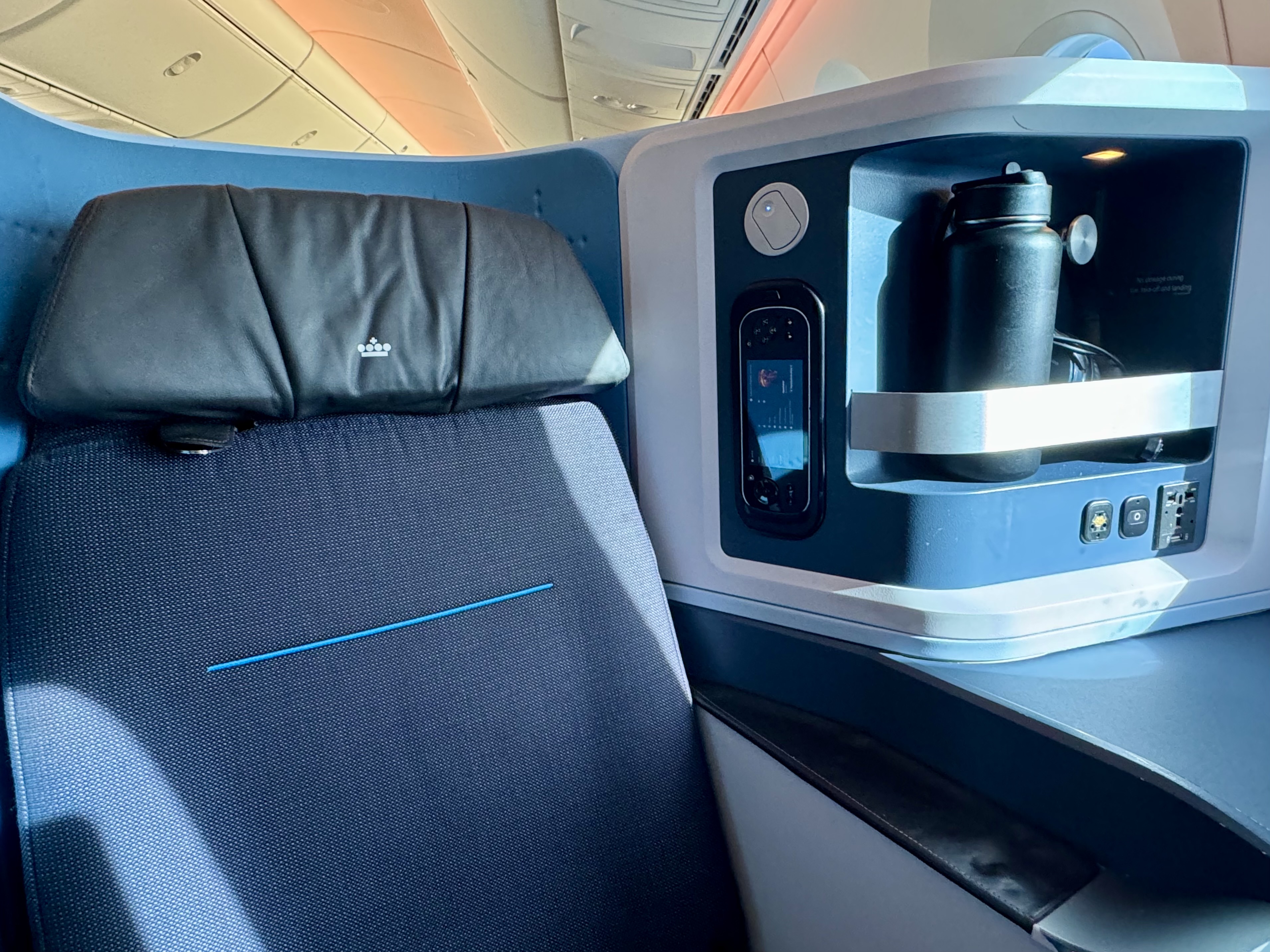 KLM Boeing 78X Business Class seat KLM Boeing 78X Business Class seat
