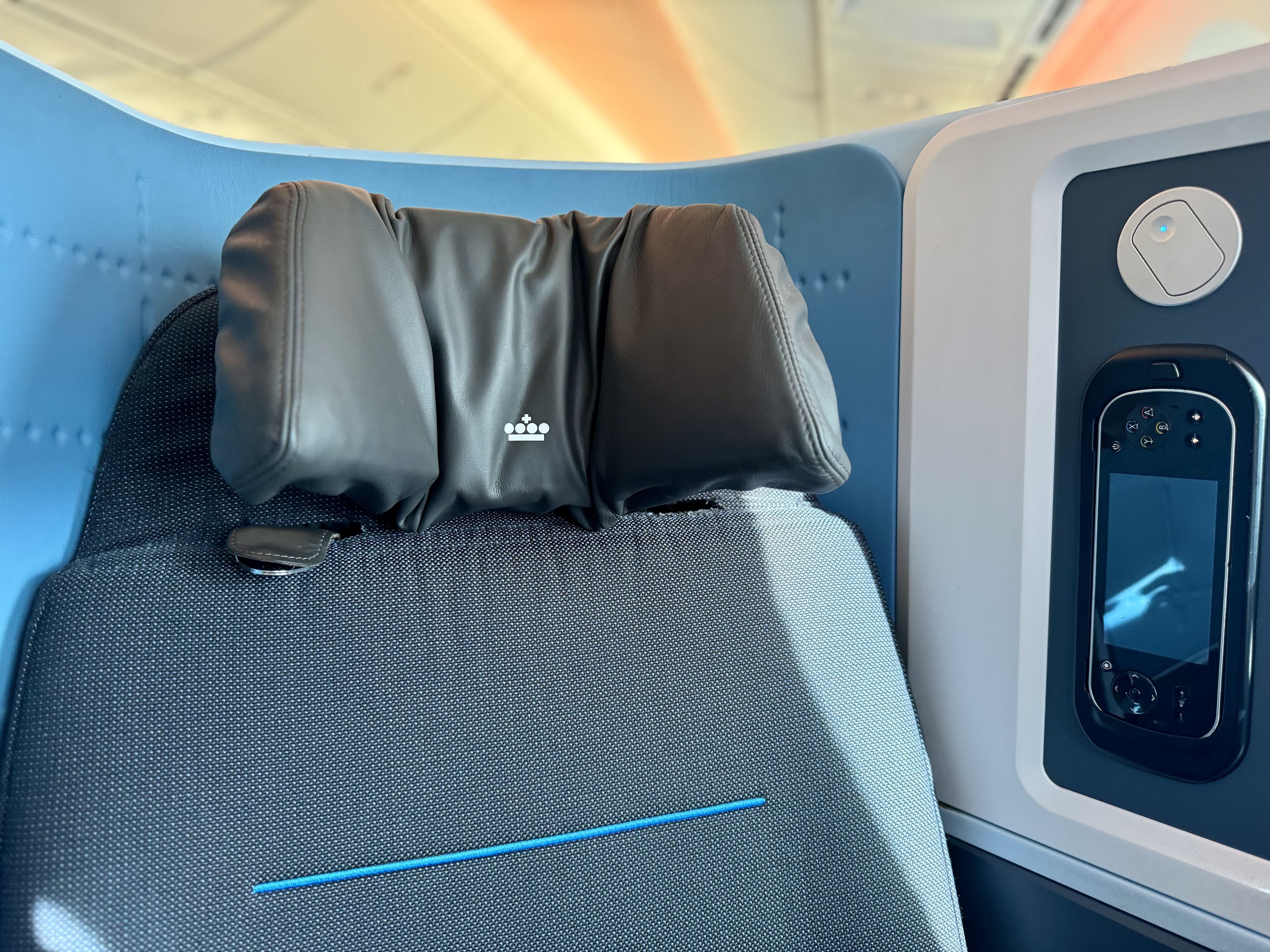KLM Boeing 78X Business Class seat KLM Boeing 78X Business Class seat