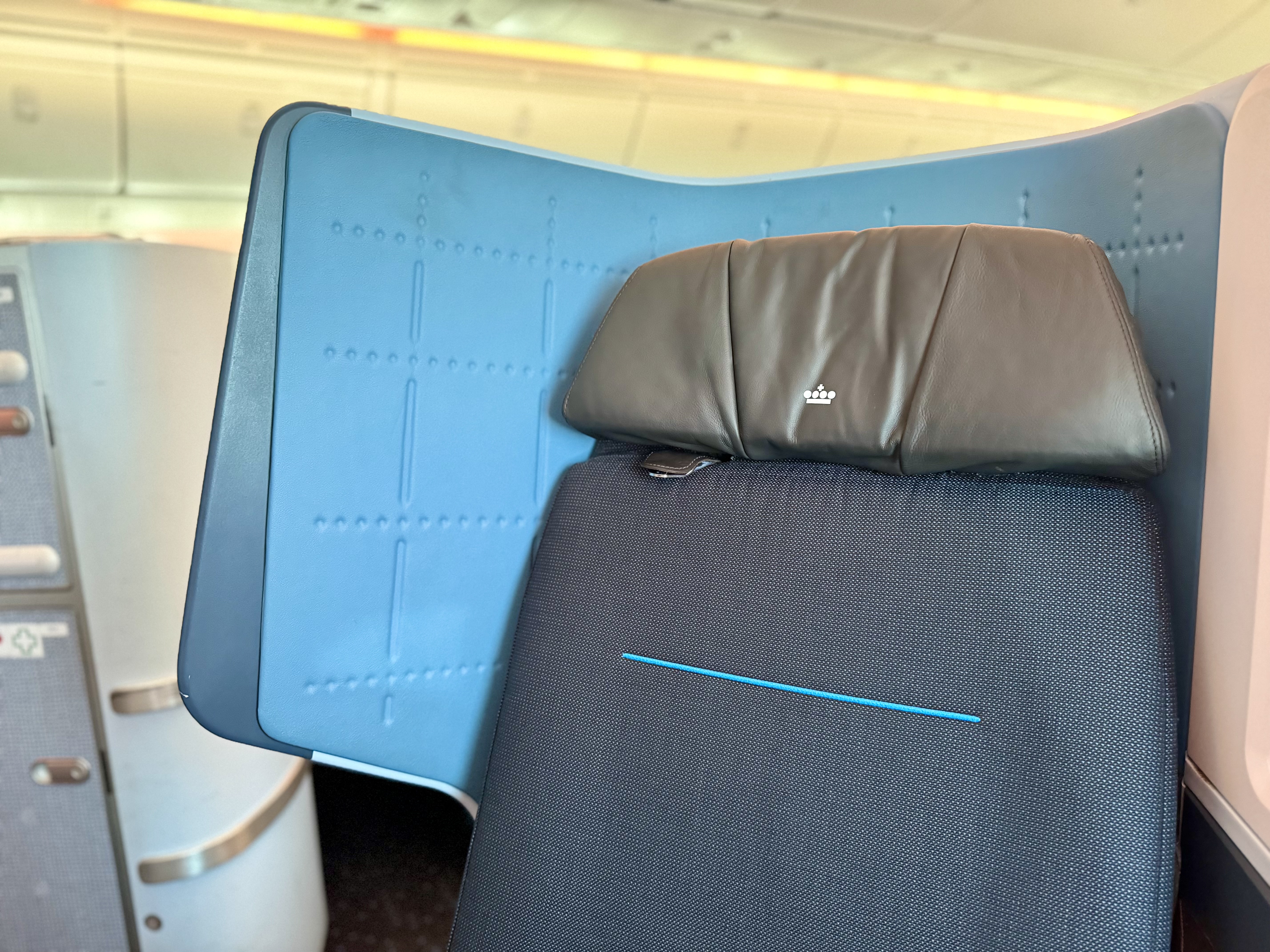 KLM Boeing 78X Business Class seat KLM Boeing 78X Business Class seat