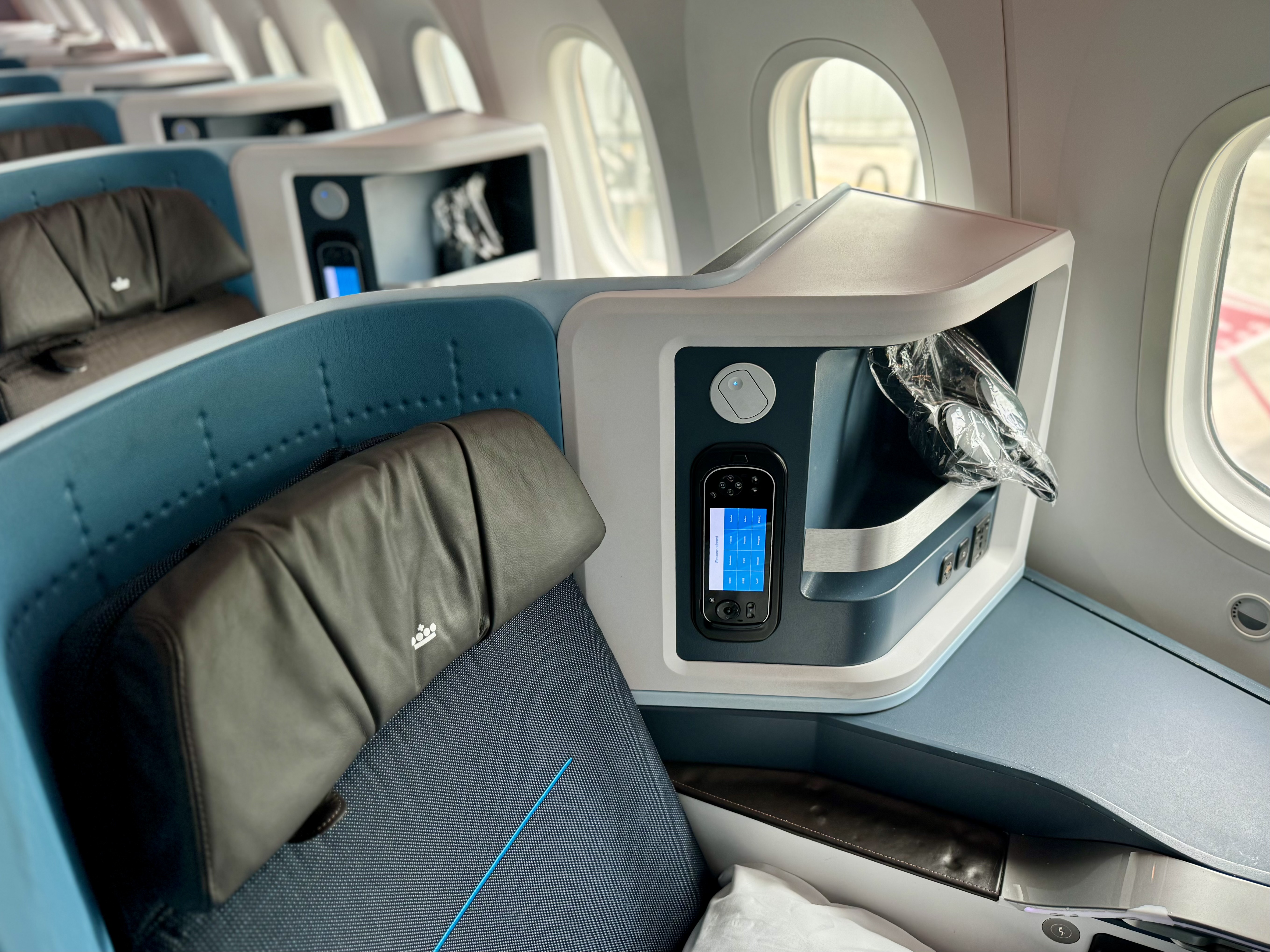 KLM Boeing 78X Business Class seat 3 KLM Boeing 78X Business Class seat 3