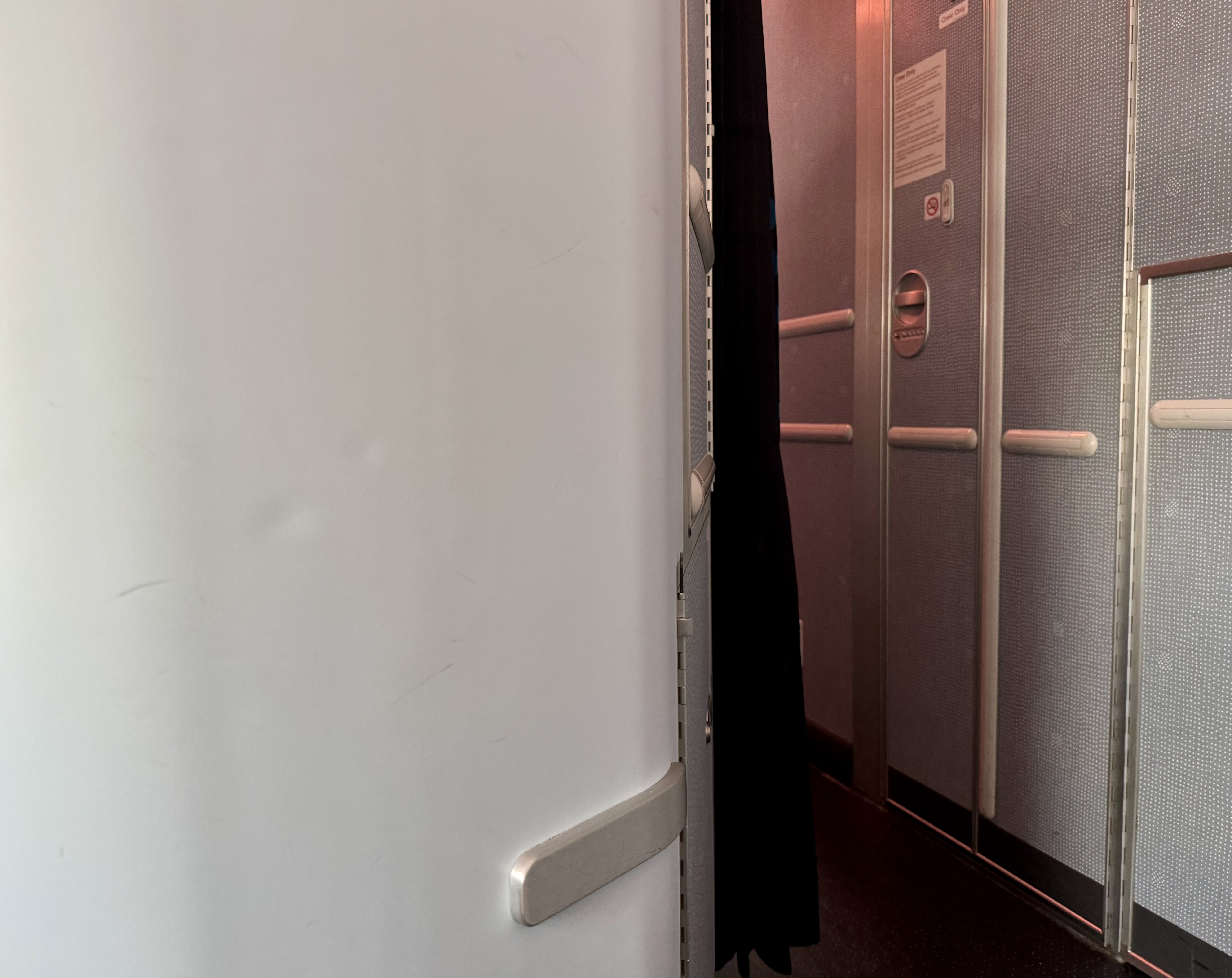 KLM Boeing 78X Business Class seat damage KLM Boeing 78X Business Class seat damage