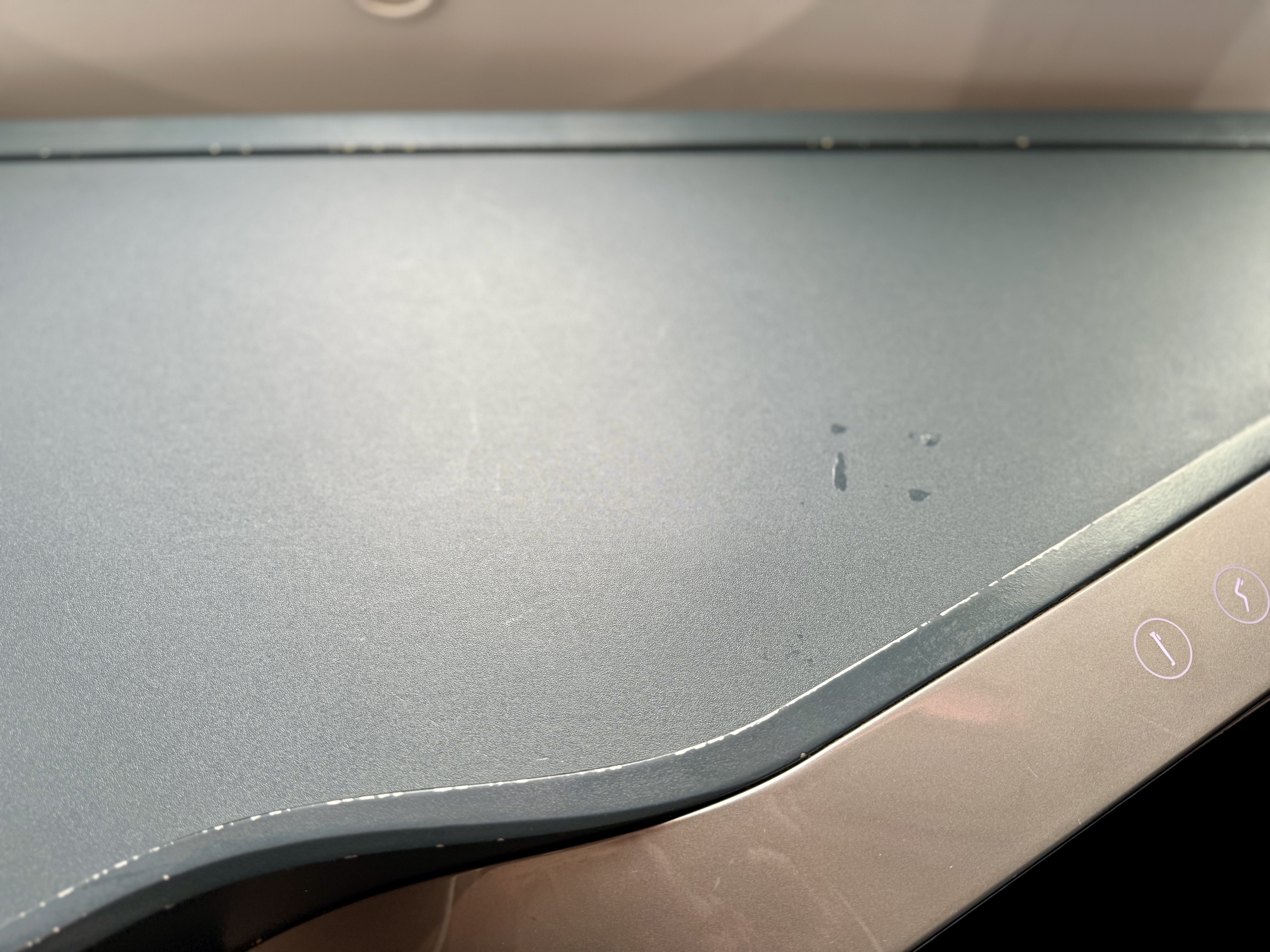 KLM Boeing 78X Business Class seat damage KLM Boeing 78X Business Class seat damage