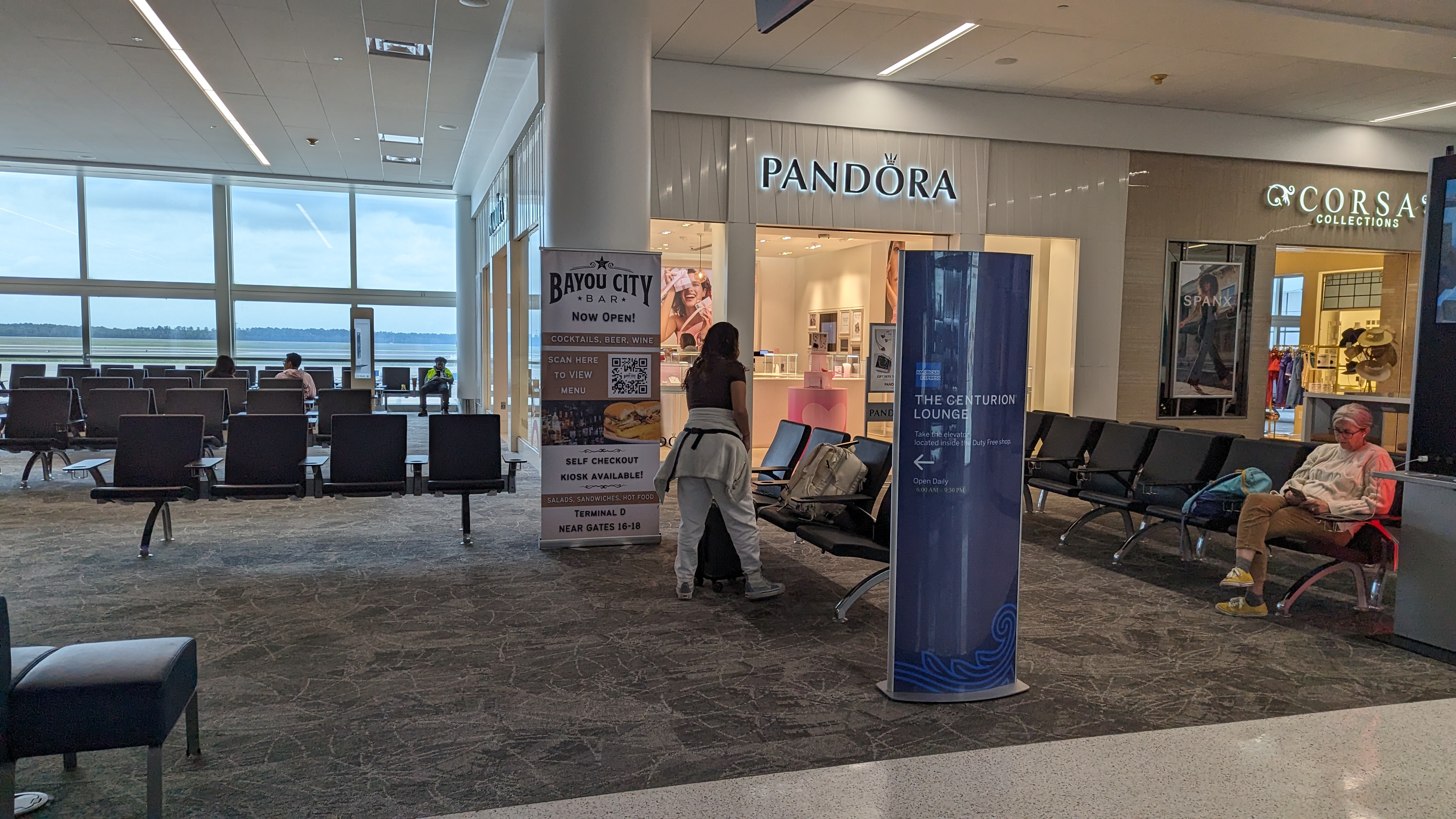 KLM Crown Lounge IAH Terminal D Centurion sign