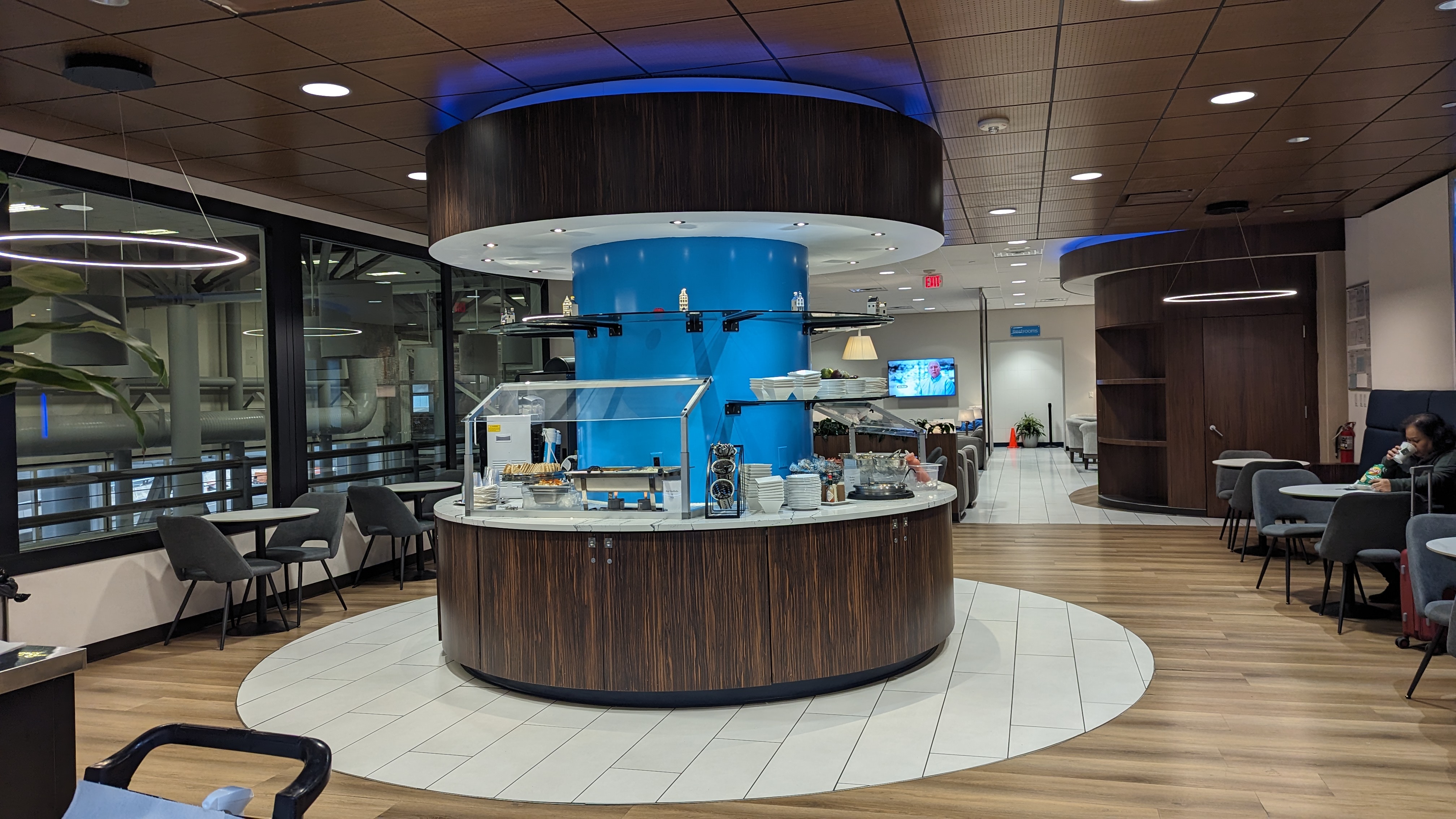 KLM Crown Lounge IAH buffet area