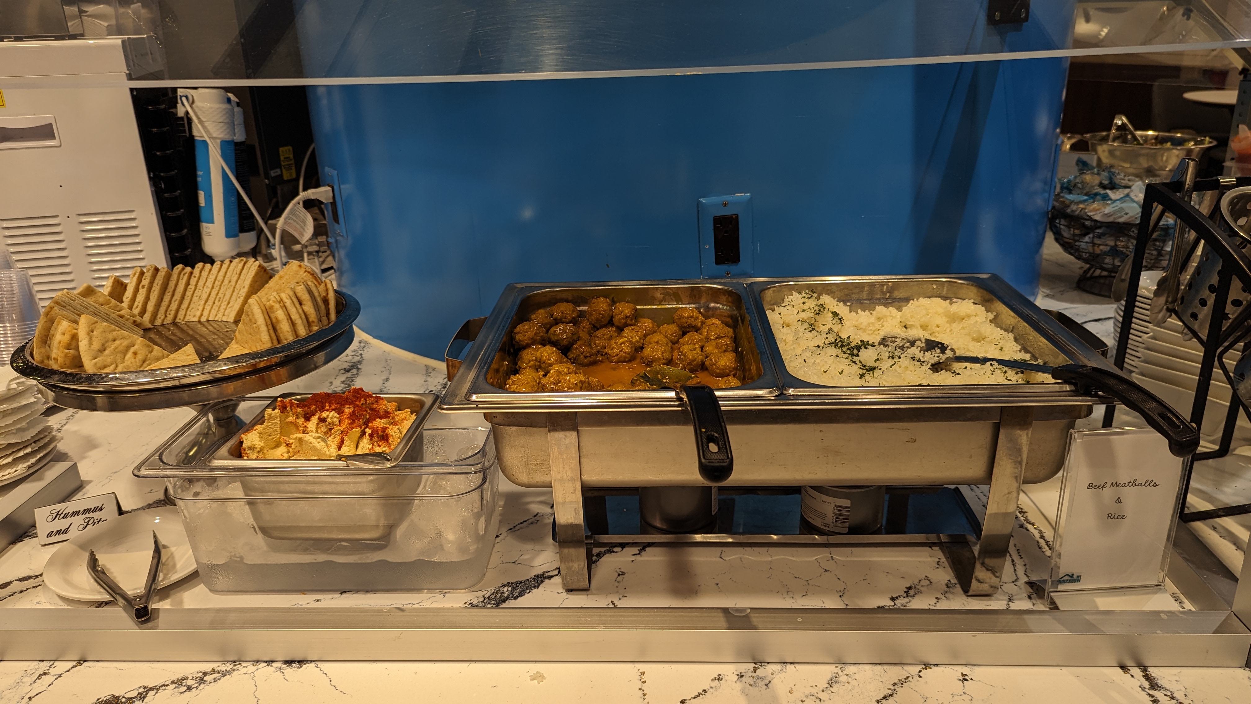 KLM Crown Lounge IAH buffet hot