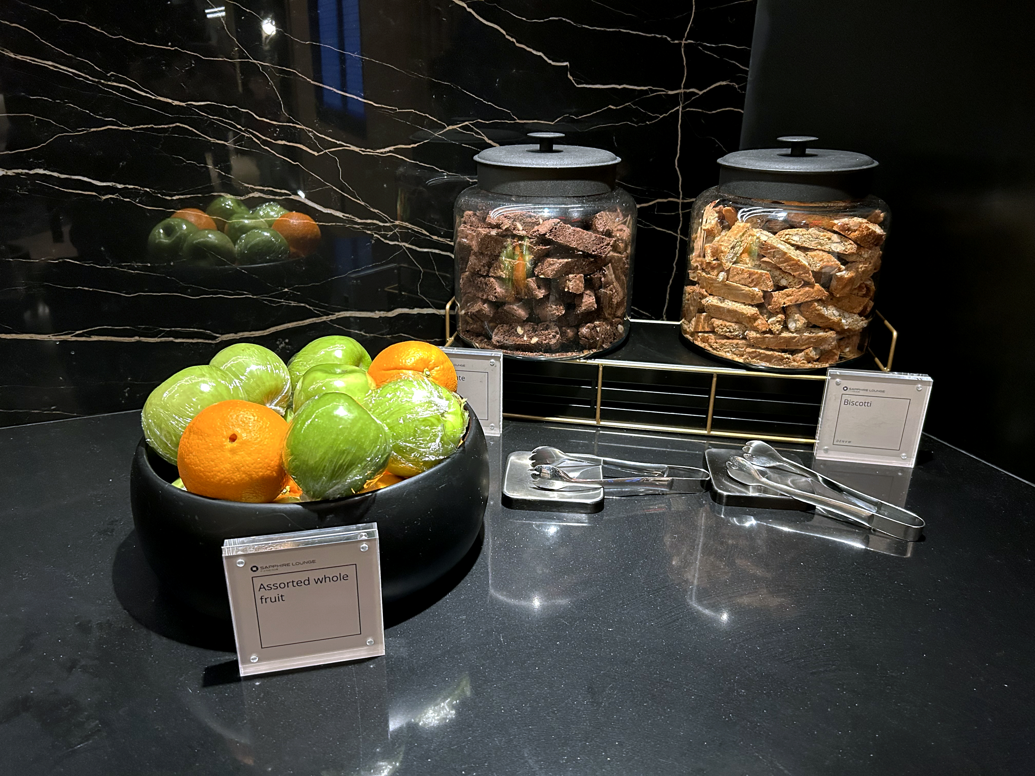 LGA Sapphire Lounge fruit and biscotti