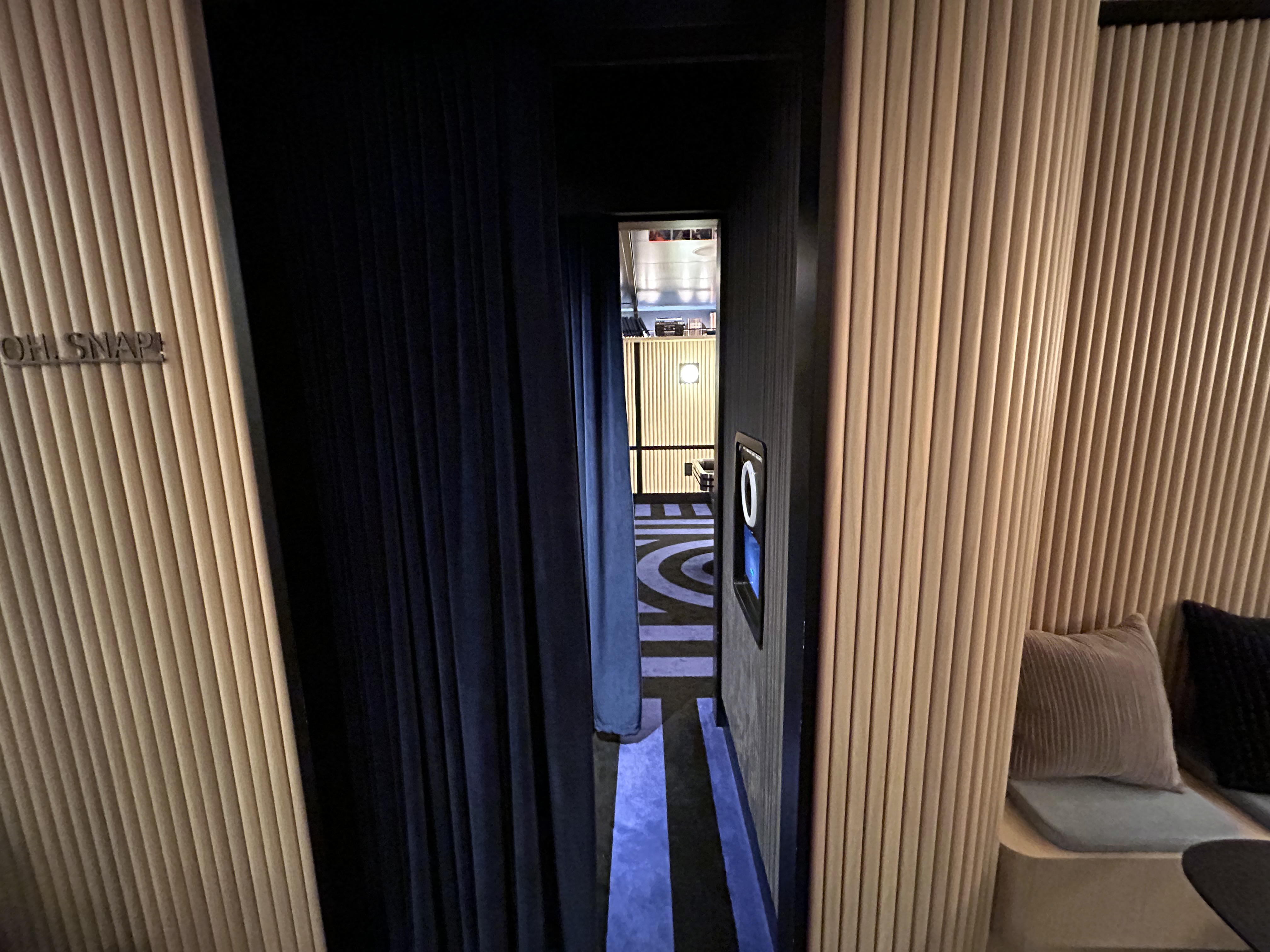 LGA Sapphire Lounge secret door