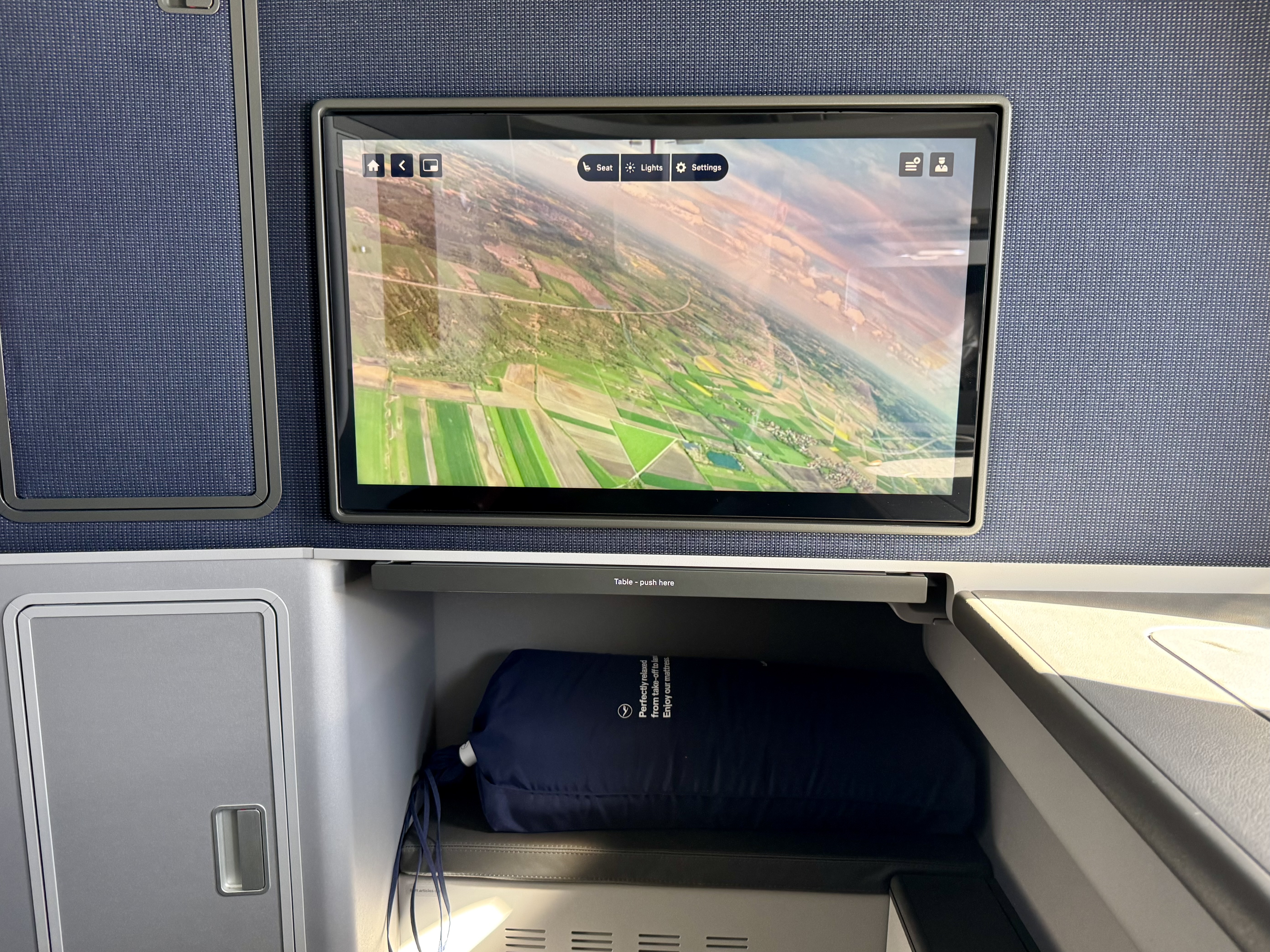 Lufthansa Allegris Business Suite IFE