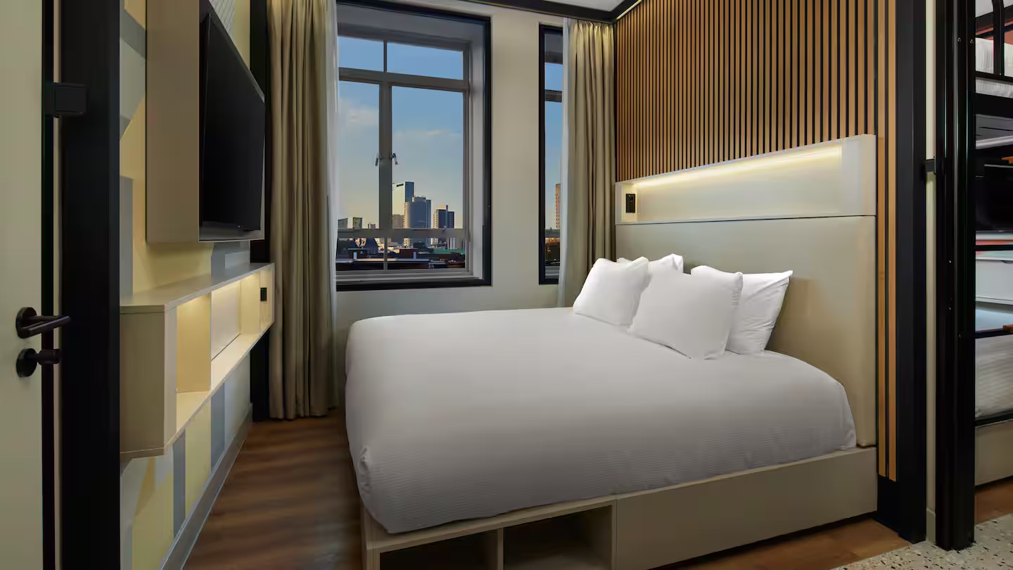 Motto by Hilton Rotterdam Blaak room Motto by Hilton Rotterdam Blaak room