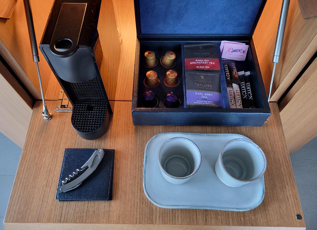 Reykjavik EDITION Hotel Coffee Station Reykjavik EDITION Hotel Coffee Station