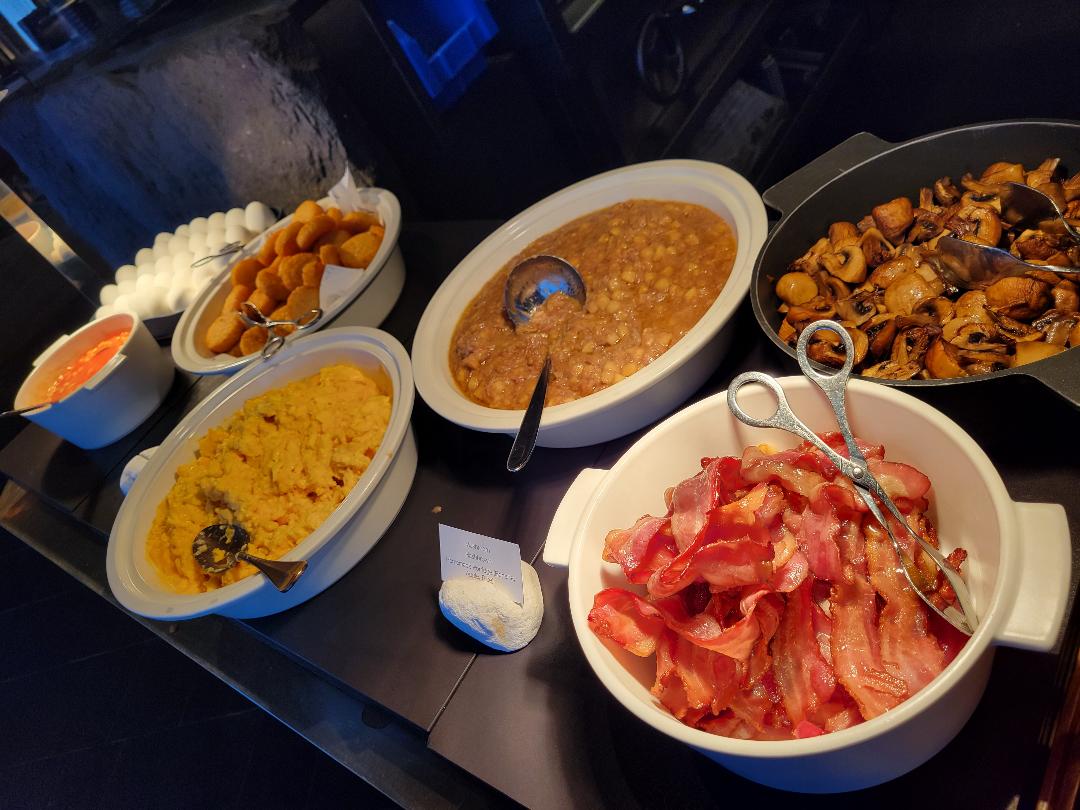 Reykjavik EDITION Hotel Hot Foods Reykjavik EDITION Hotel Hot Foods