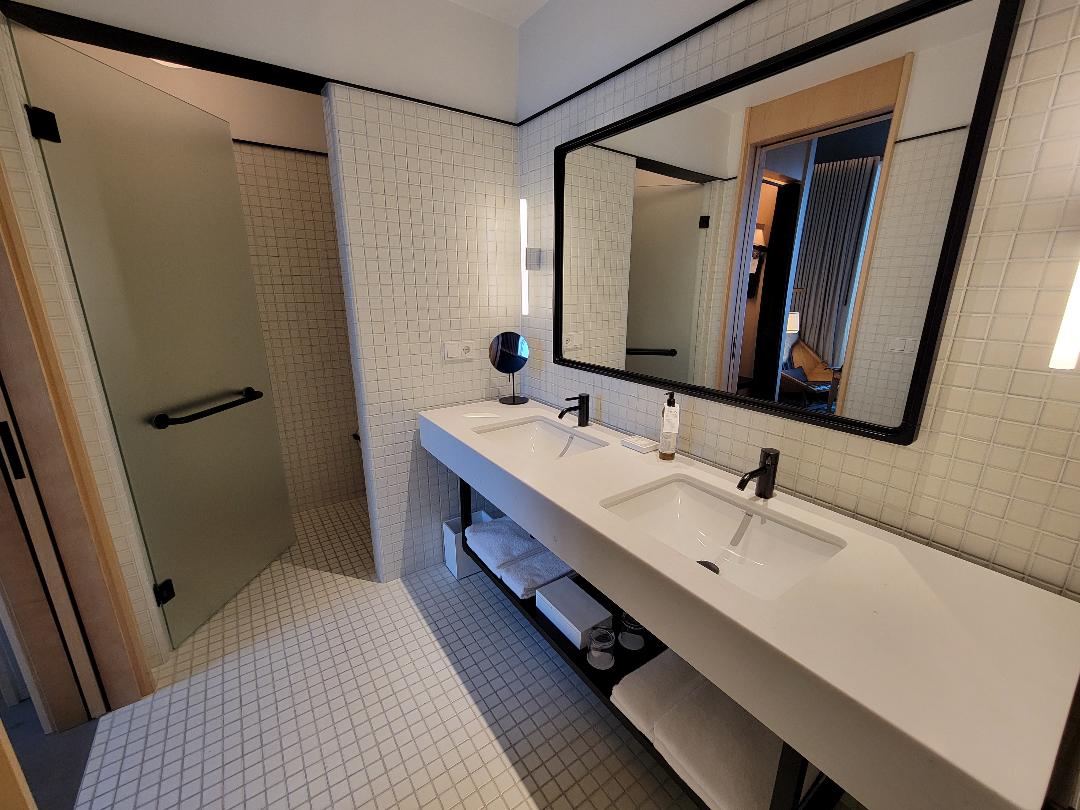 Reykjavik EDITION Hotel Vanity Reykjavik EDITION Hotel Vanity