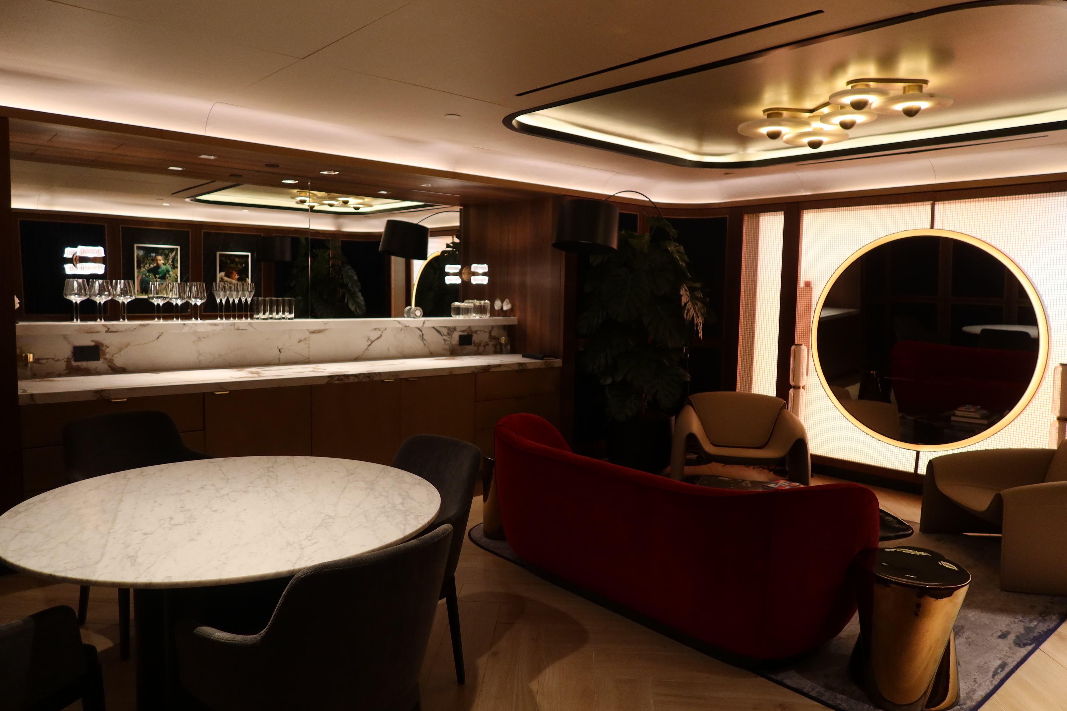 Sapphire Lounge LGA Reserve Suite