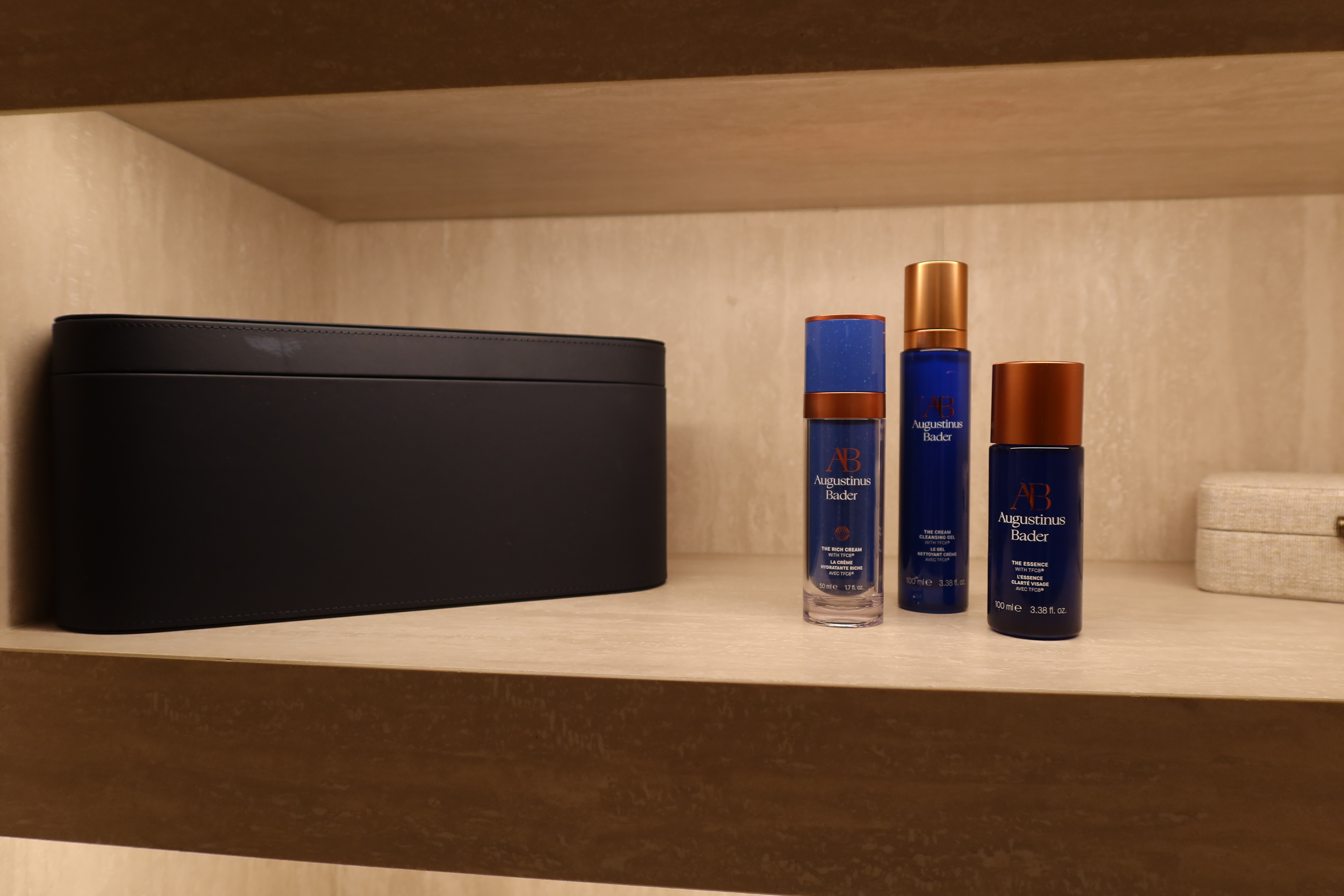 Sapphire Lounge LGA products