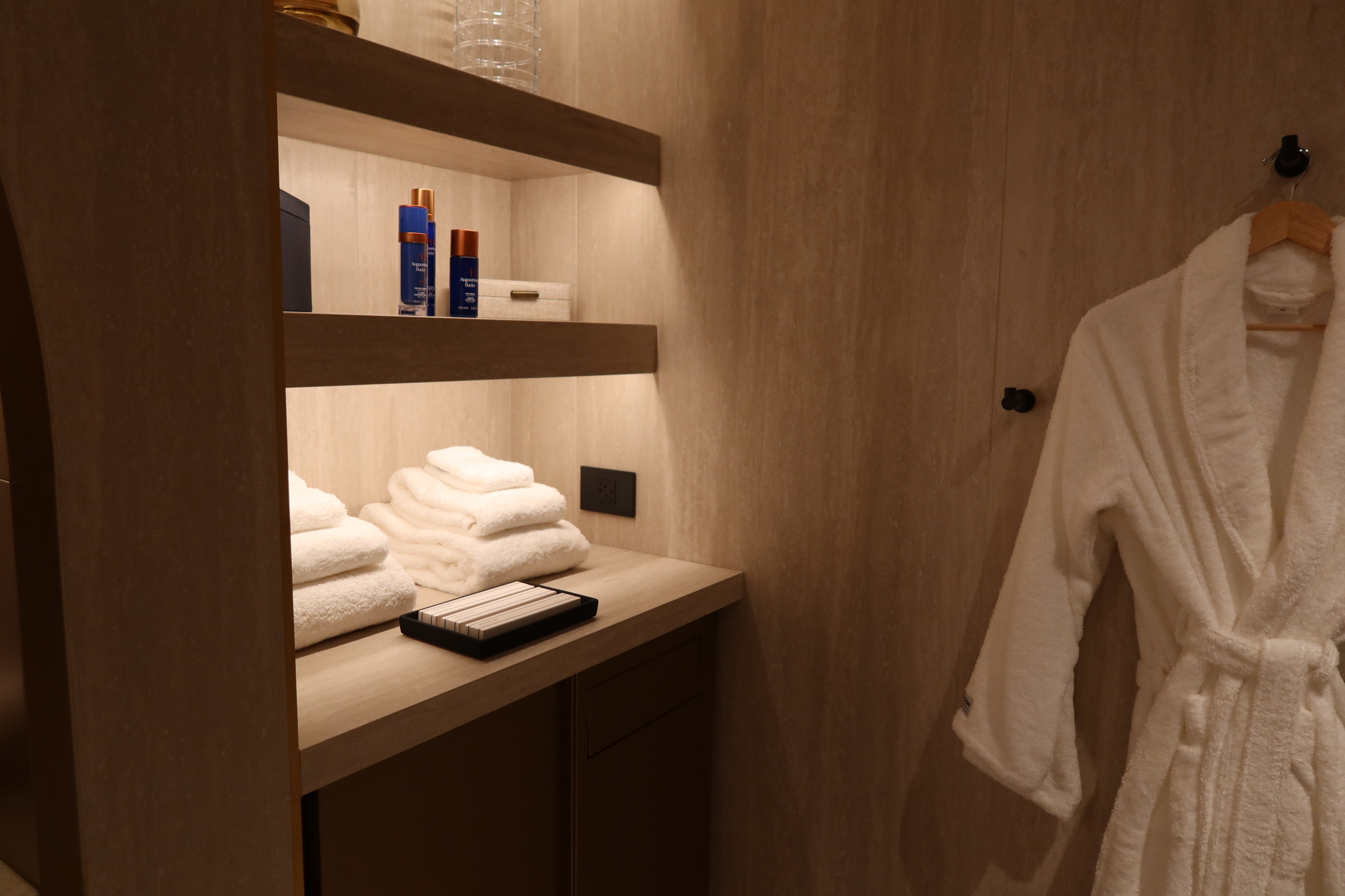 Sapphire Lounge LGA wellness shower products
