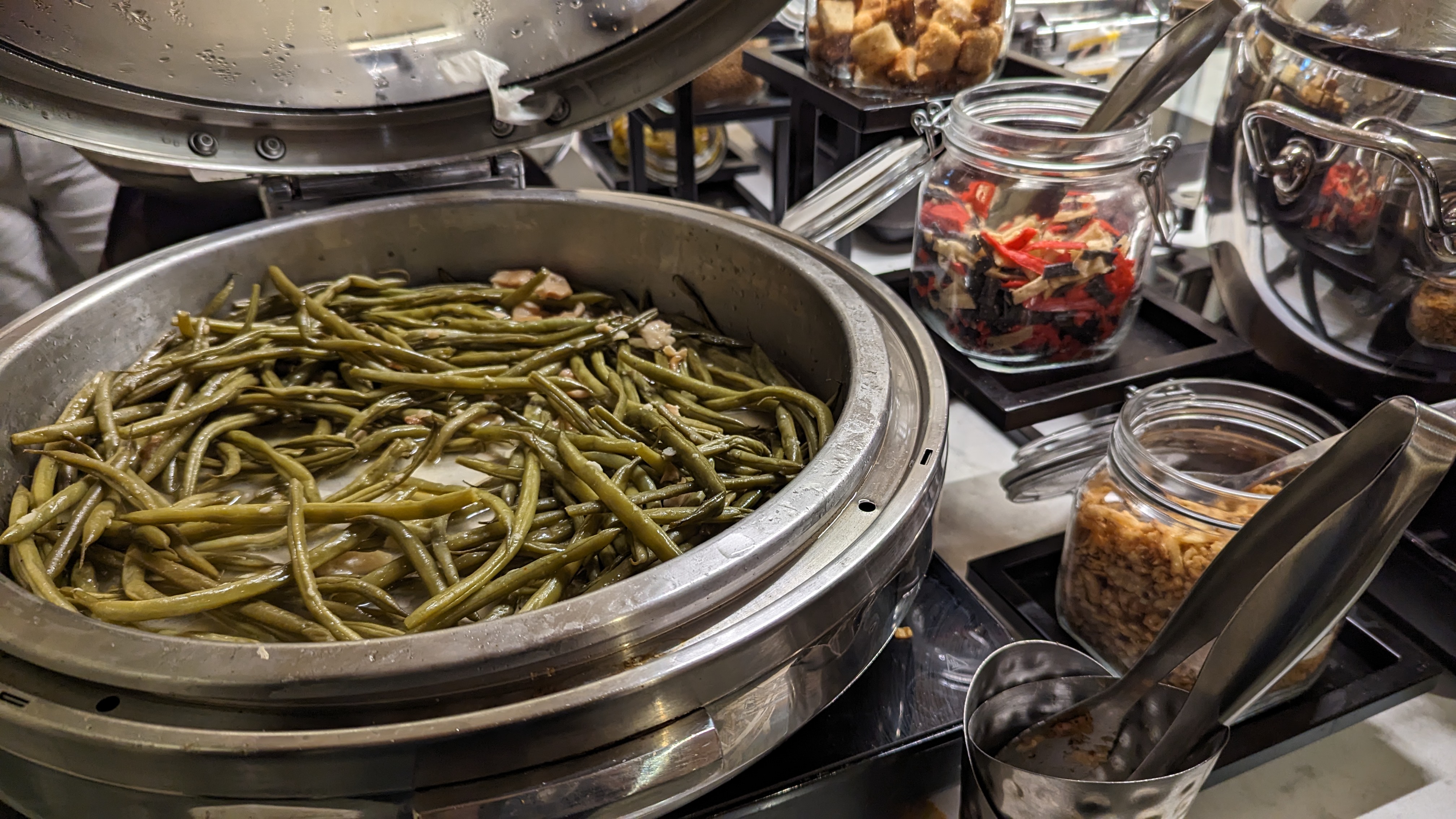Concourse C Delta Sky Club at Hartsfield Jackson Atlanta International Airport food green beans