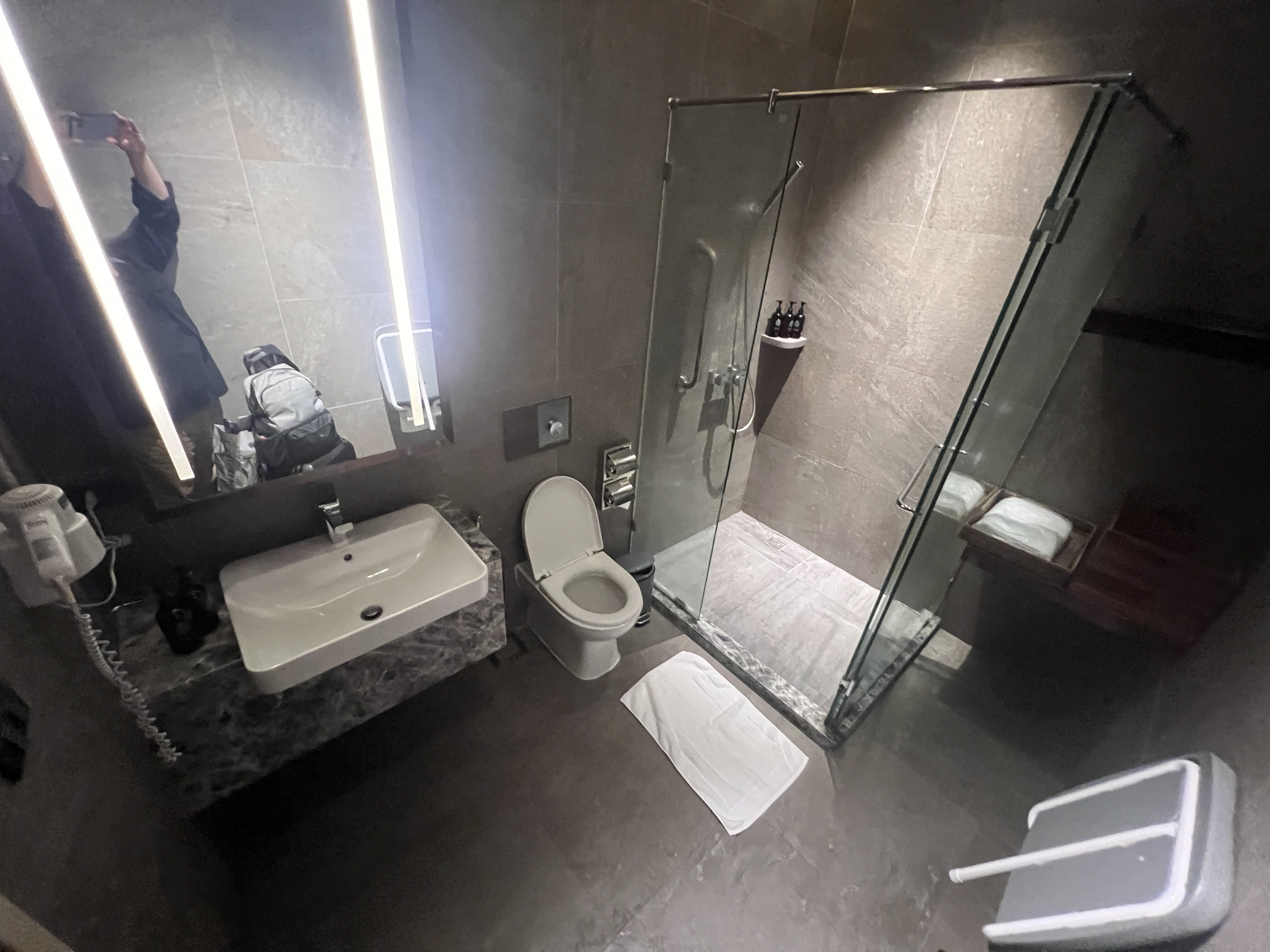Thai Airways Royal Silk Lounge shower room Thai Airways Royal Silk Lounge shower room
