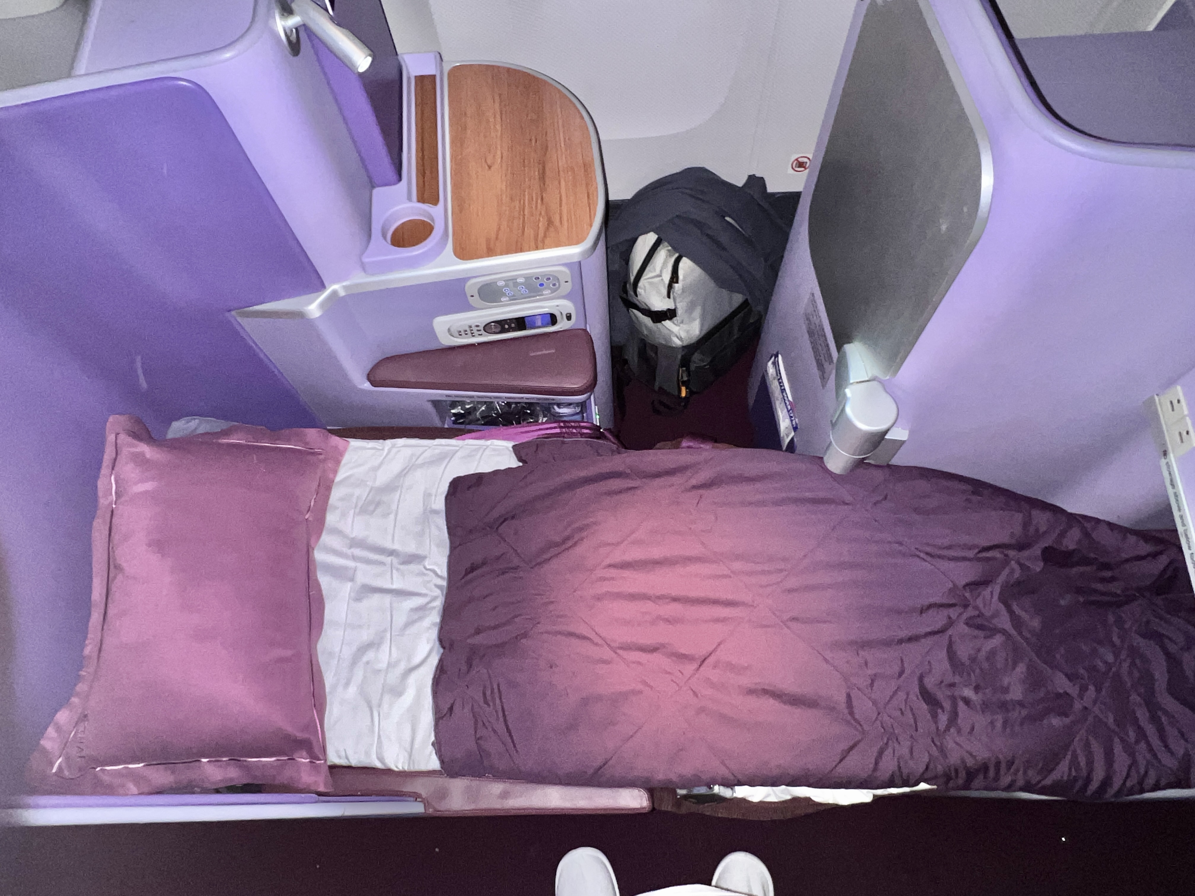 Thai Airways Royal Silk business class 777 300er bed Thai Airways Royal Silk business class 777 300er bed