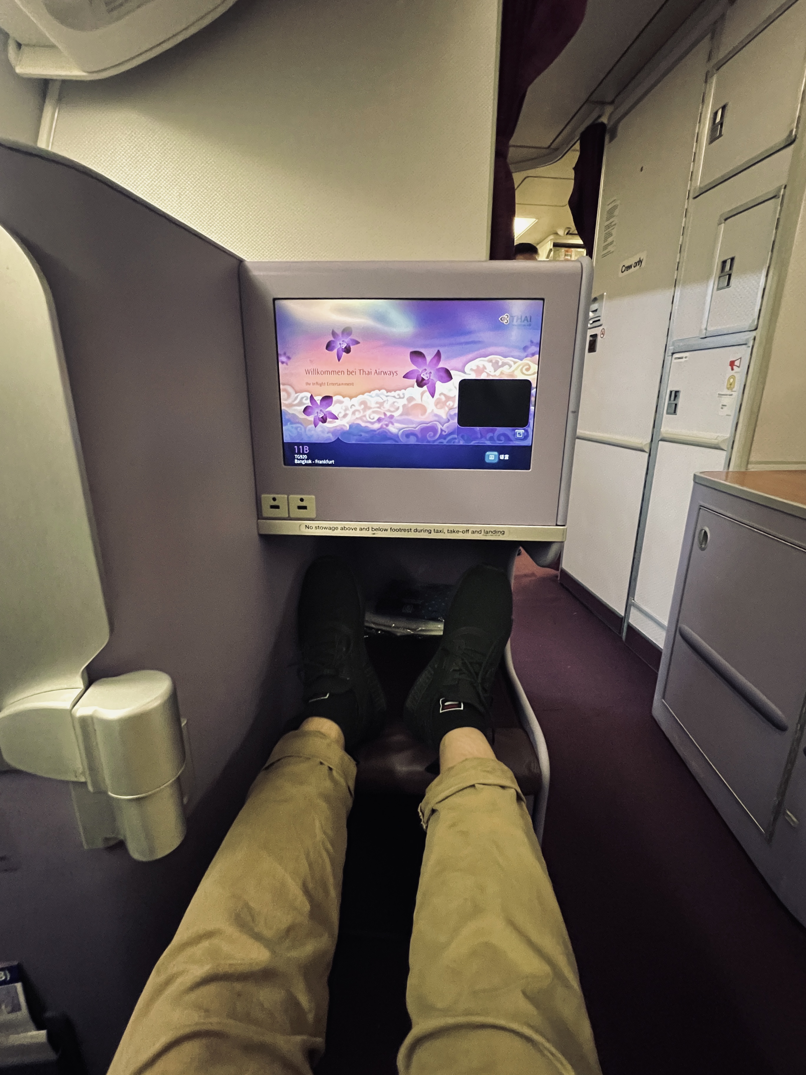 Thai Airways Royal Silk business class 777 300er seat close to aisle Thai Airways Royal Silk business class 777 300er seat close to aisle