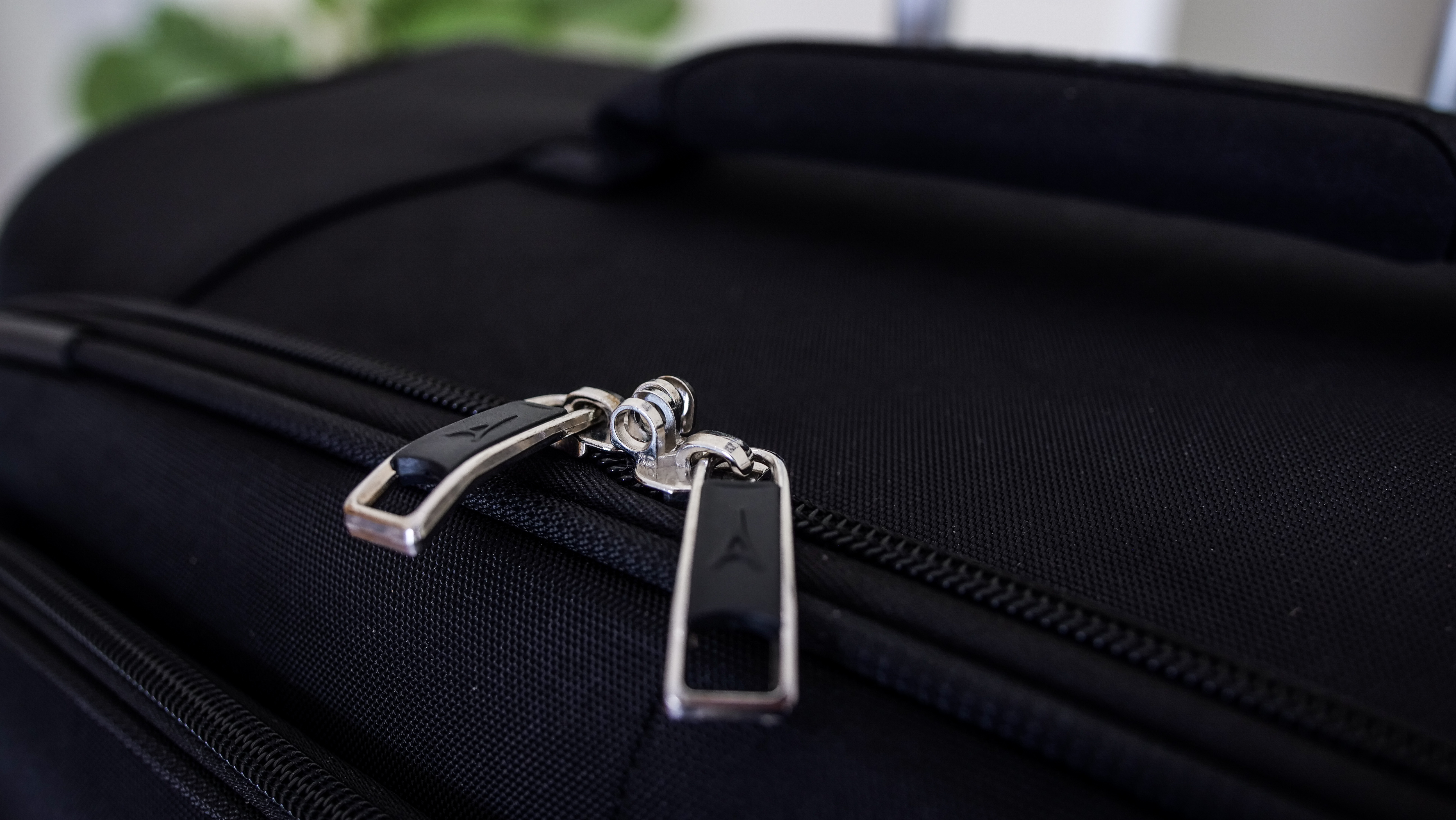 Travelpro Maxlite 5 Softside Zippers