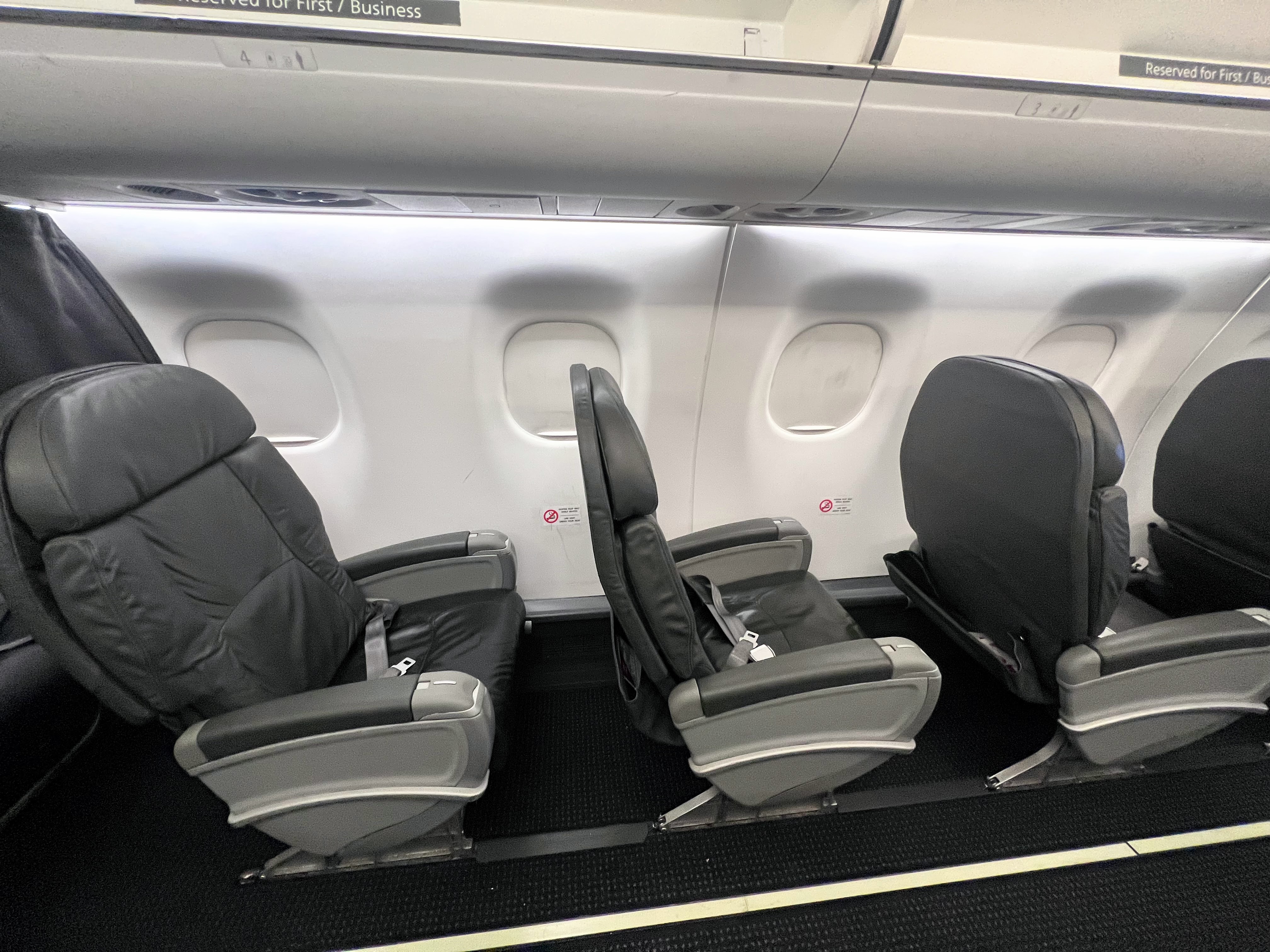American Airlines E170175 first class American Airlines E170175 first class