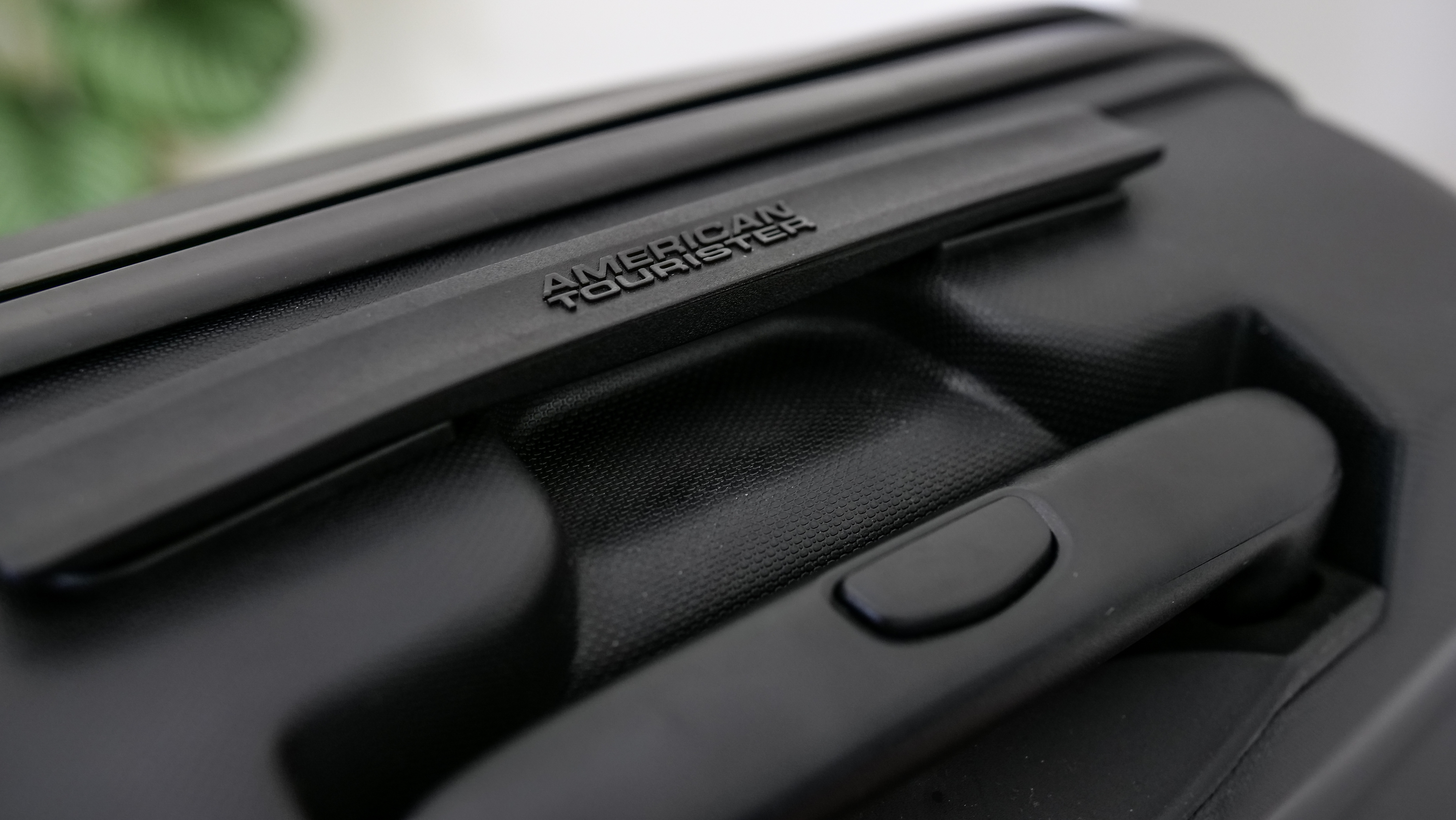 American Tourister Bon Air Hardside Handle American Tourister Bon Air Hardside Handle