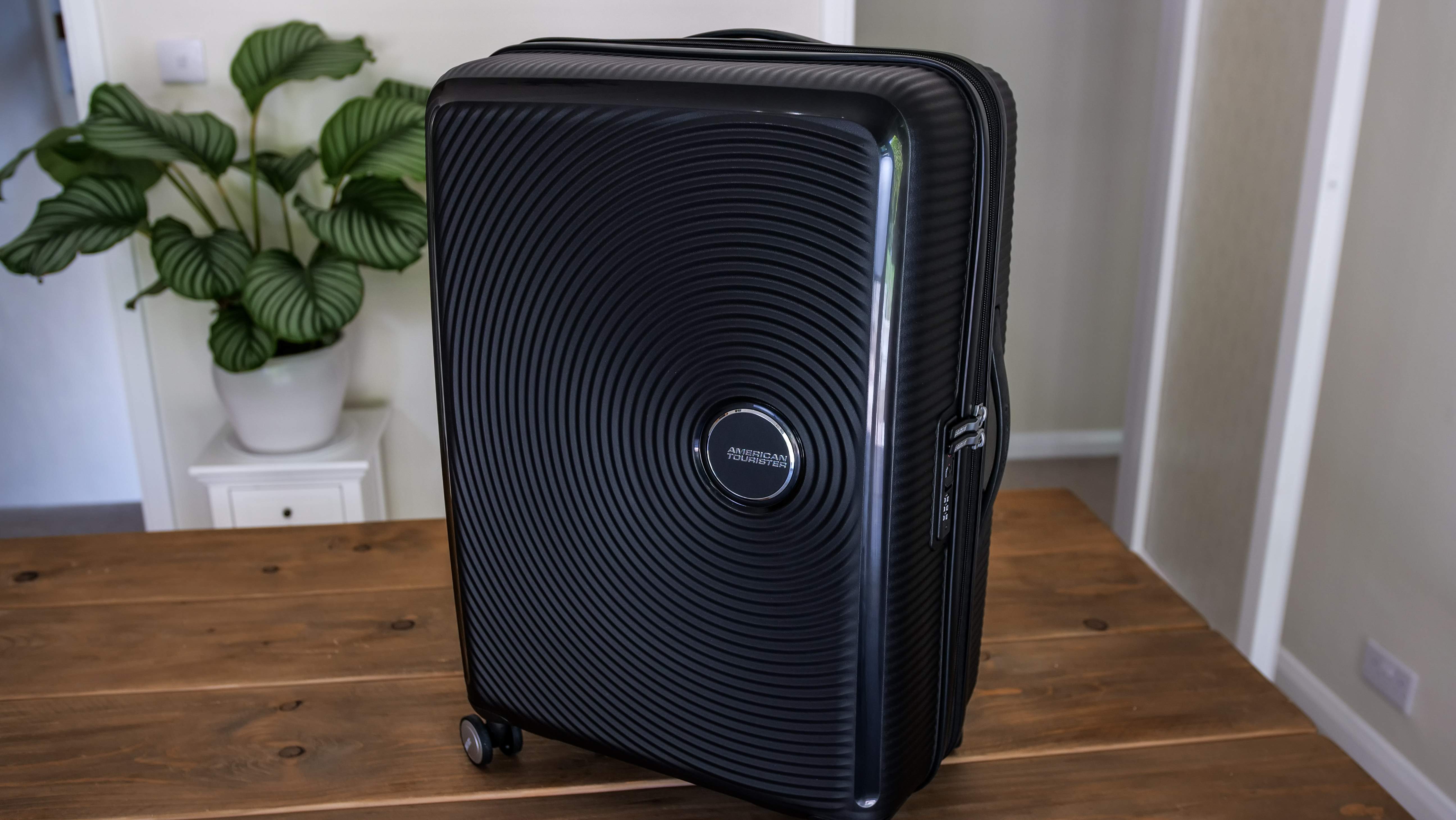 American Tourister Soundbox Hardside Style