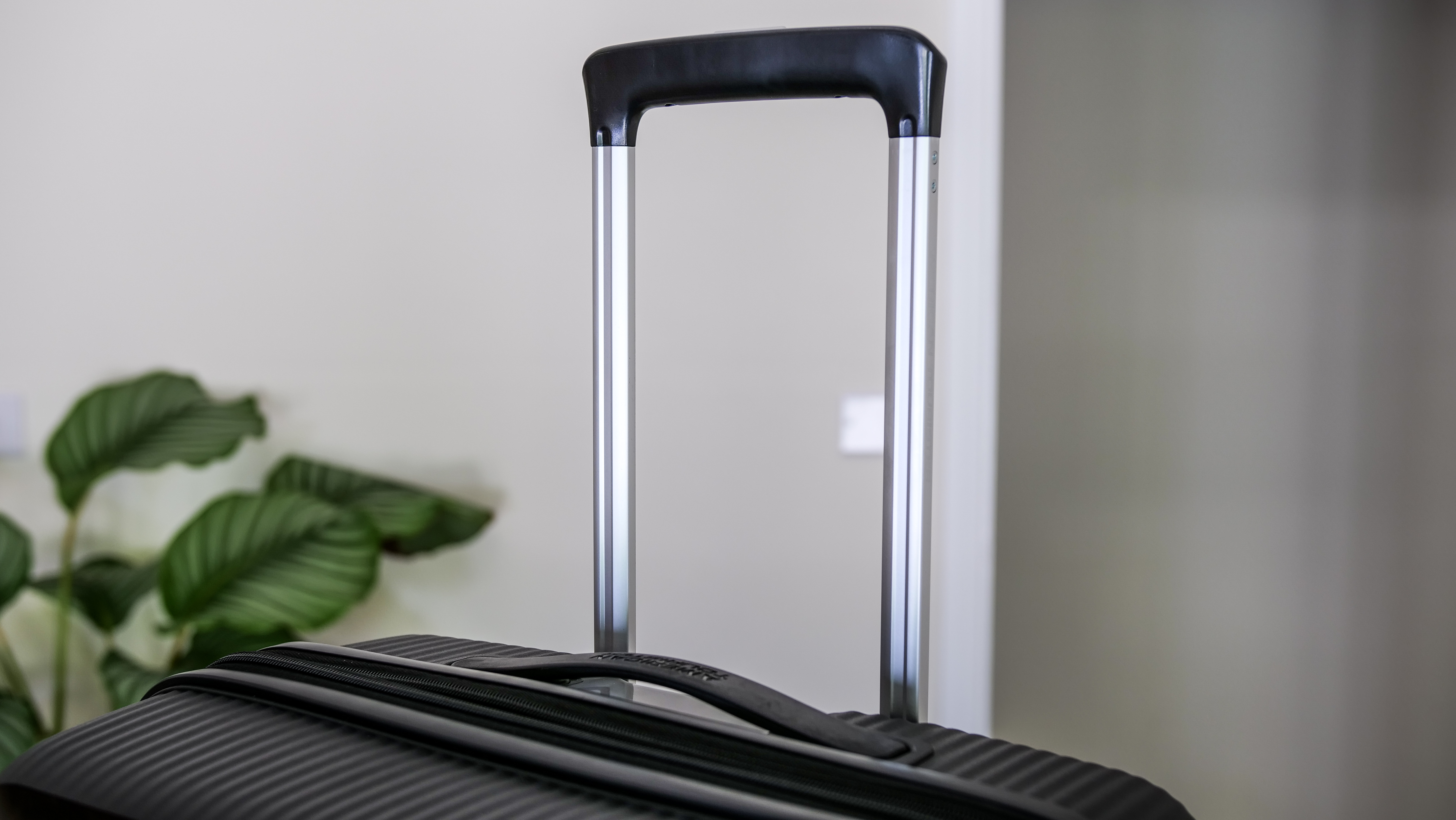 American Tourister Soundbox Hardside Tele Handle
