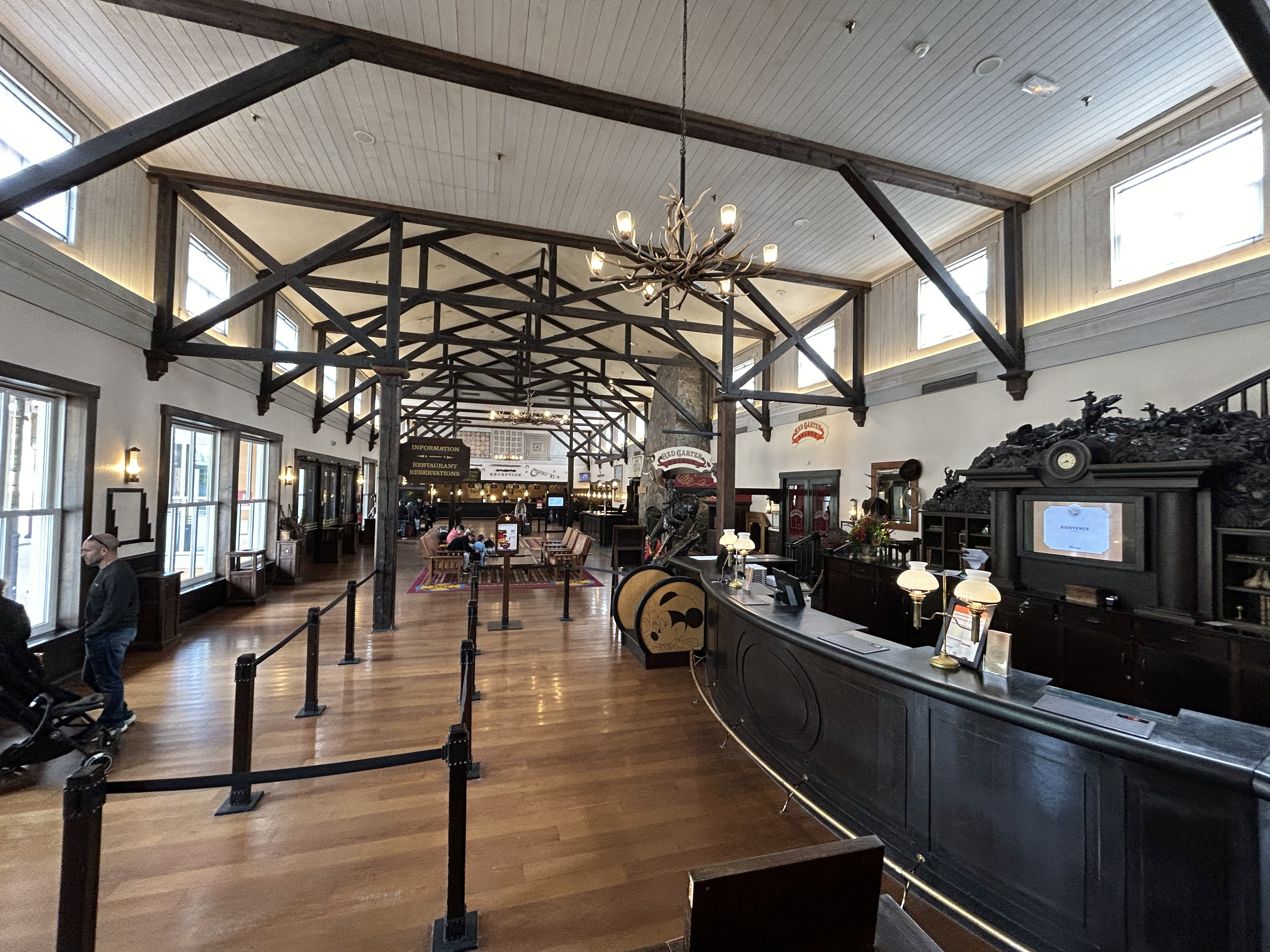 Disneyland Paris Hotel Cheyenne lobby