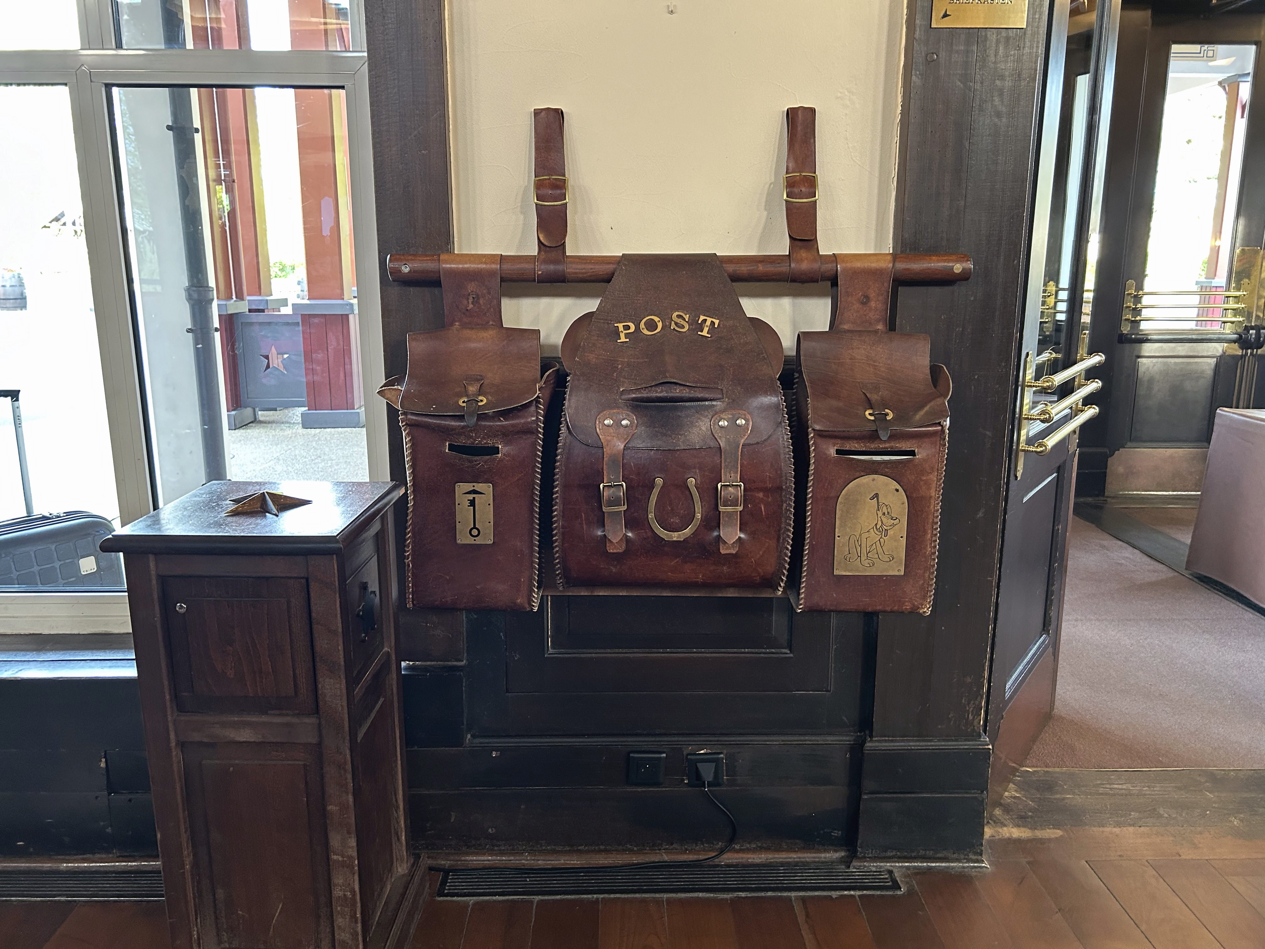 Disneyland Paris Hotel Cheyenne mailbox