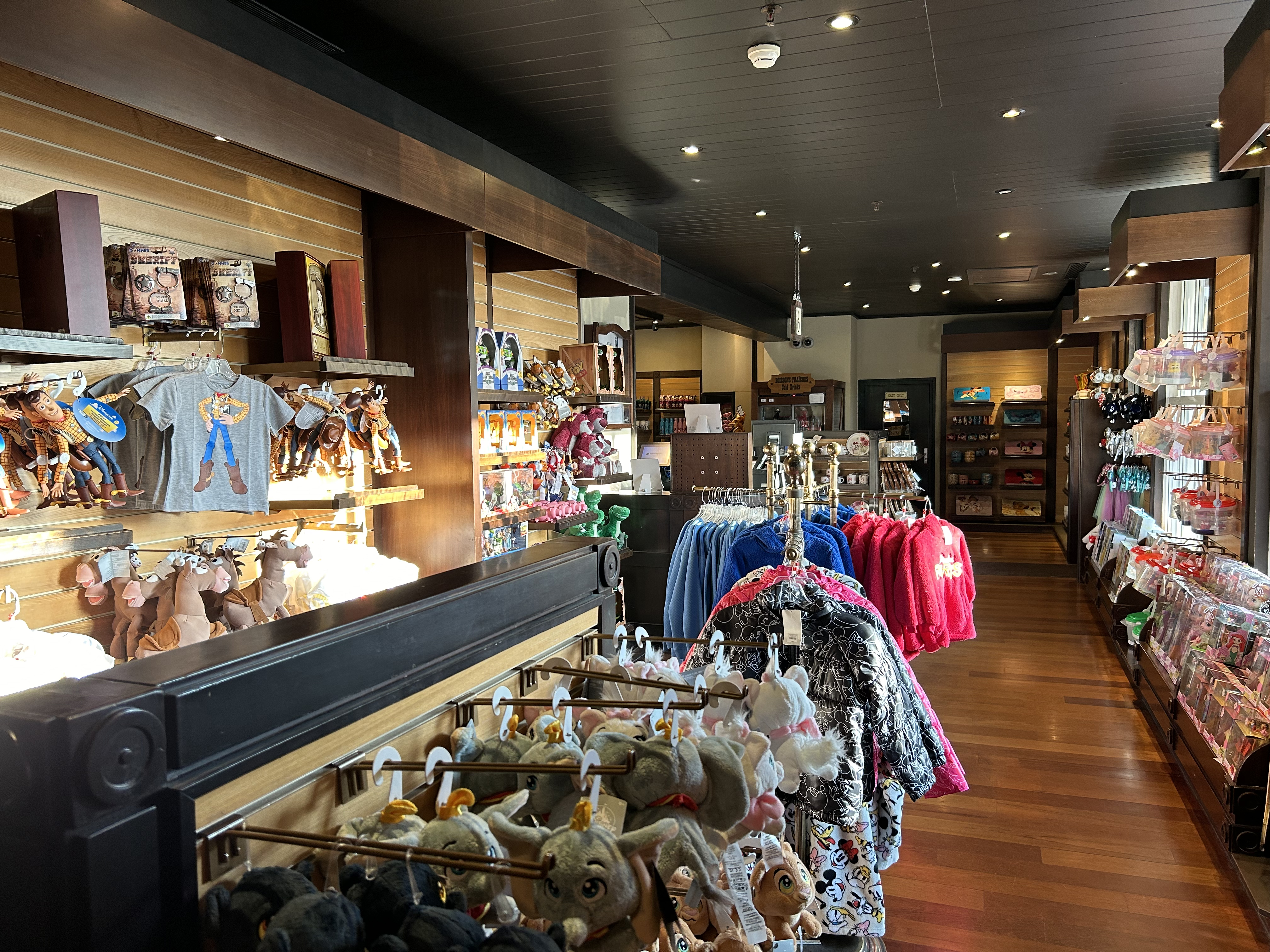 Disneyland Paris Hotel Cheyenne shop