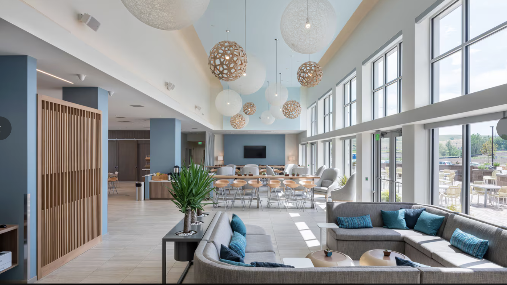 Element Overland Park lobby Element Overland Park lobby
