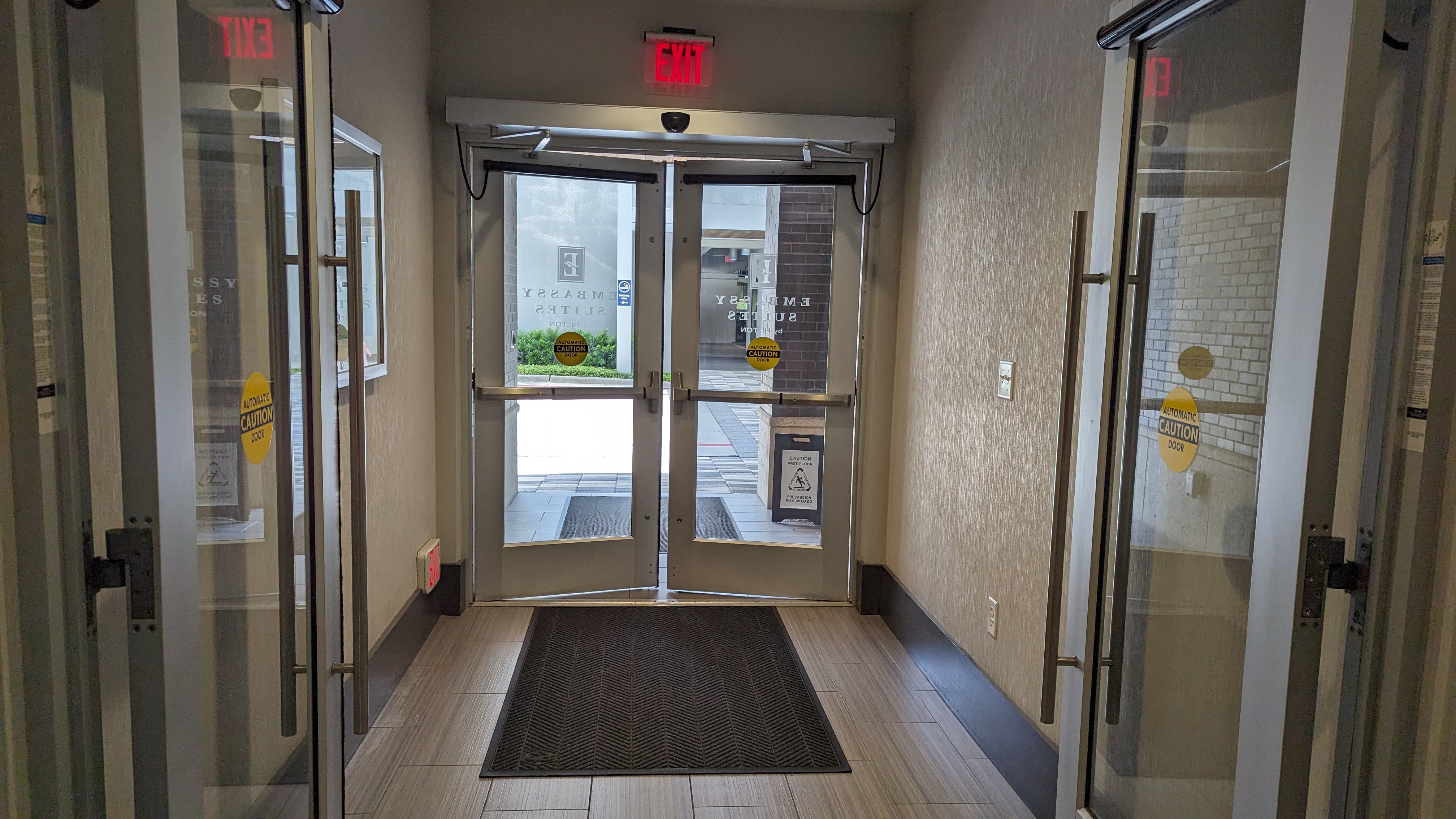 Embassy Suites by Hilton The Woodlands at Hughes Landing amenities parking entrance