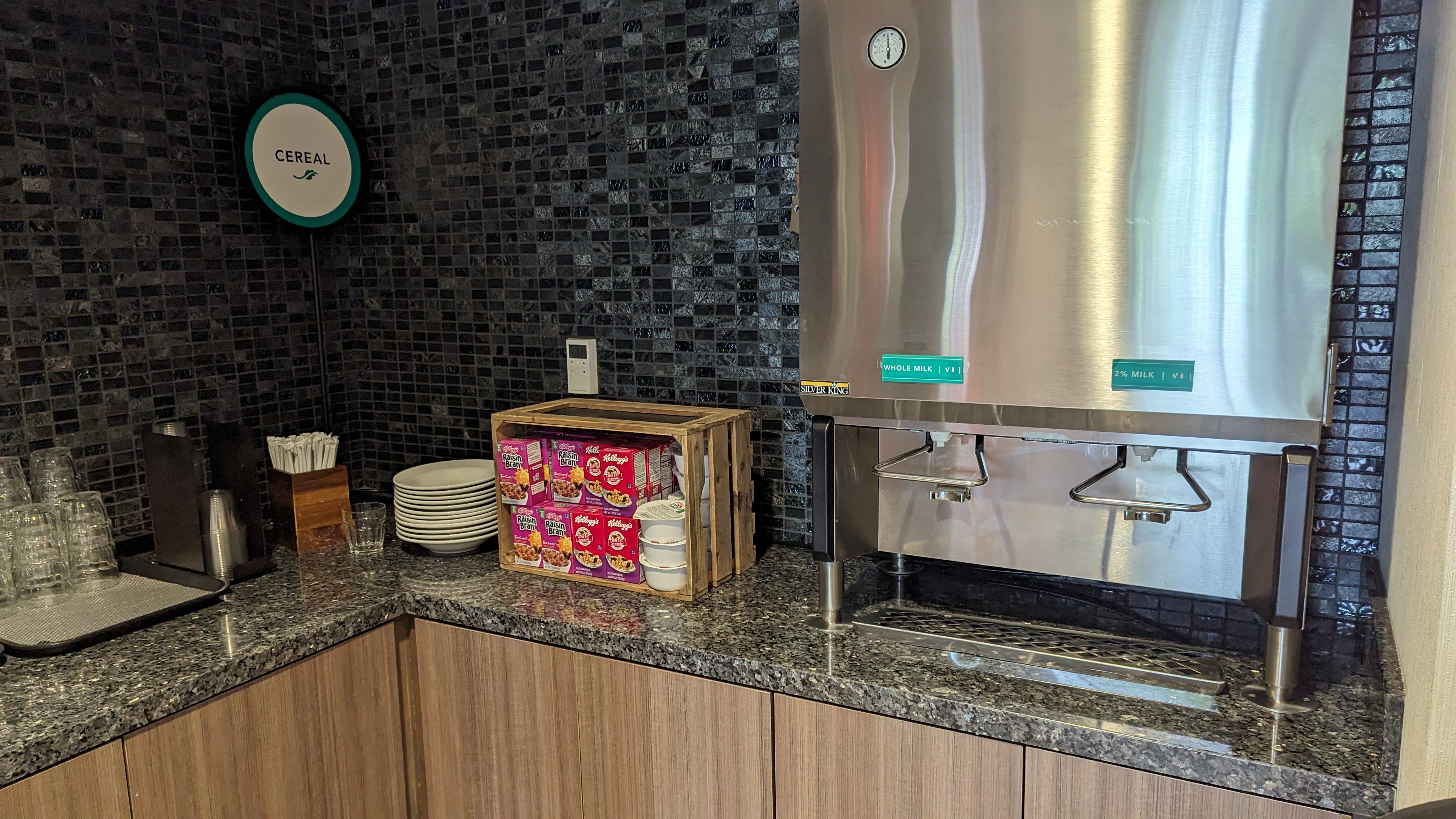 Embassy Suites by Hilton The Woodlands at Hughes Landing food and beverage breakfast milk