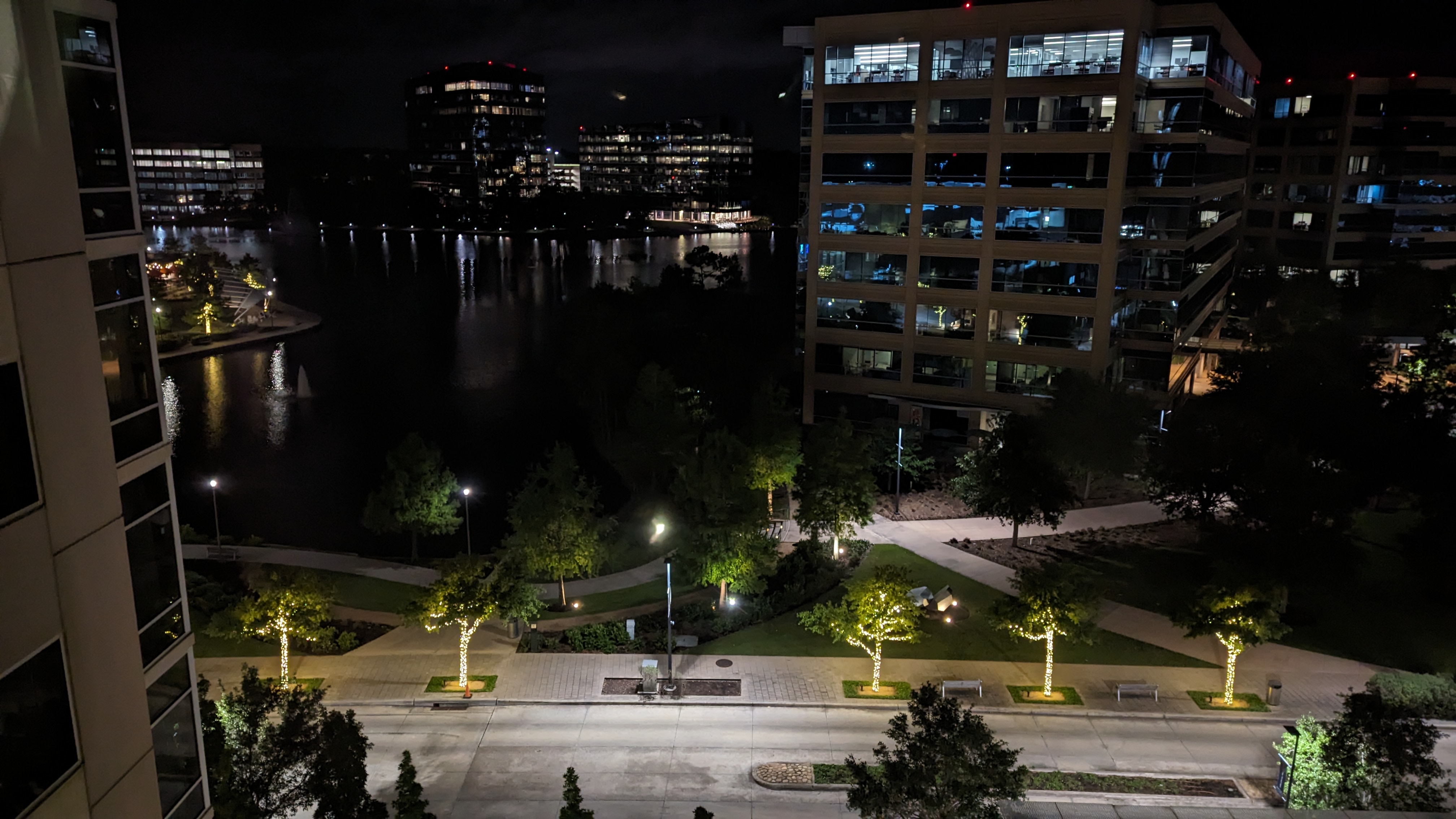 Embassy Suites by Hilton The Woodlands at Hughes Landing room night view