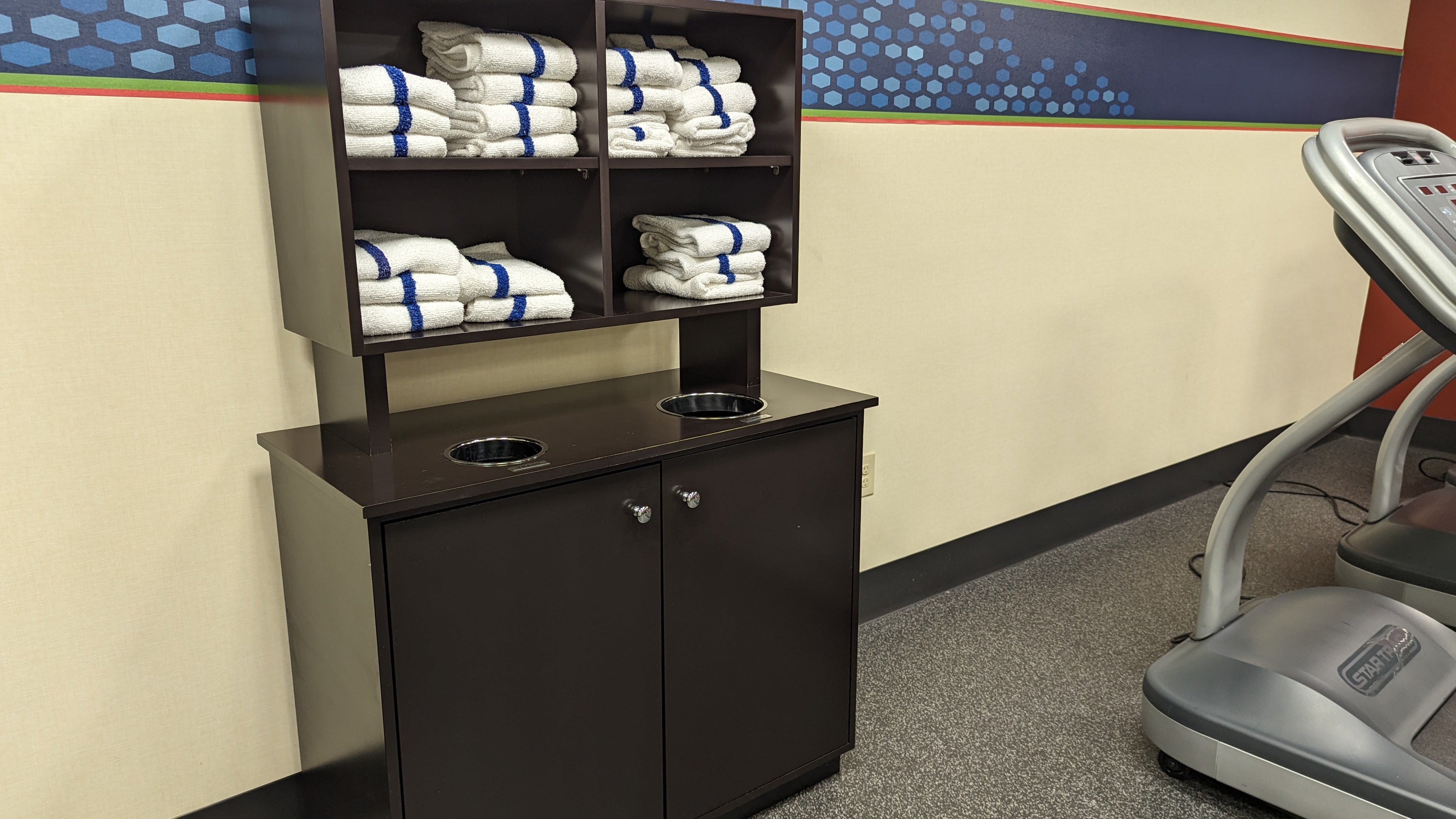 Hampton Inn Suites Hope amenities fitness center towels