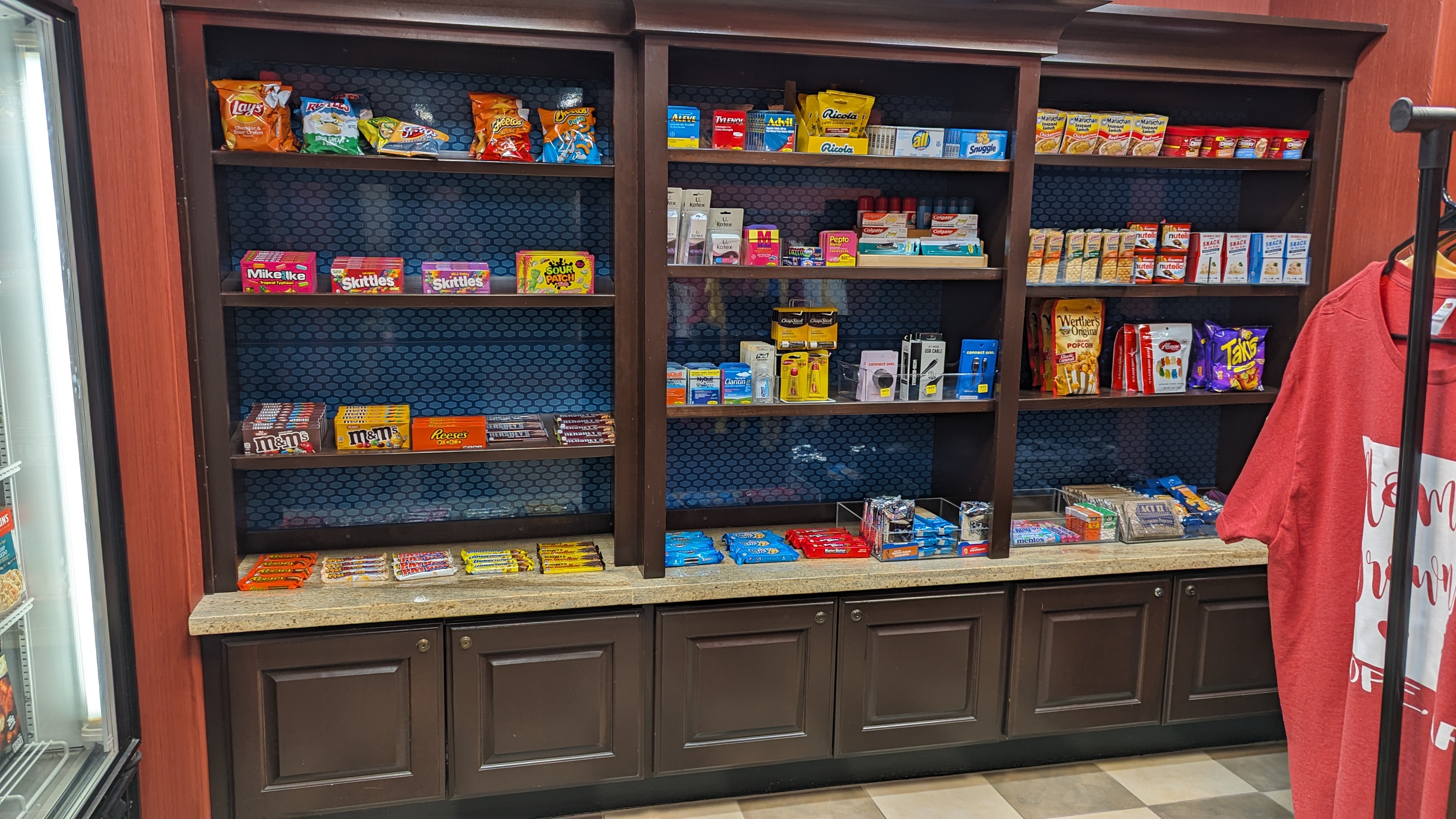 Hampton Inn Suites Hope amenities lobby market