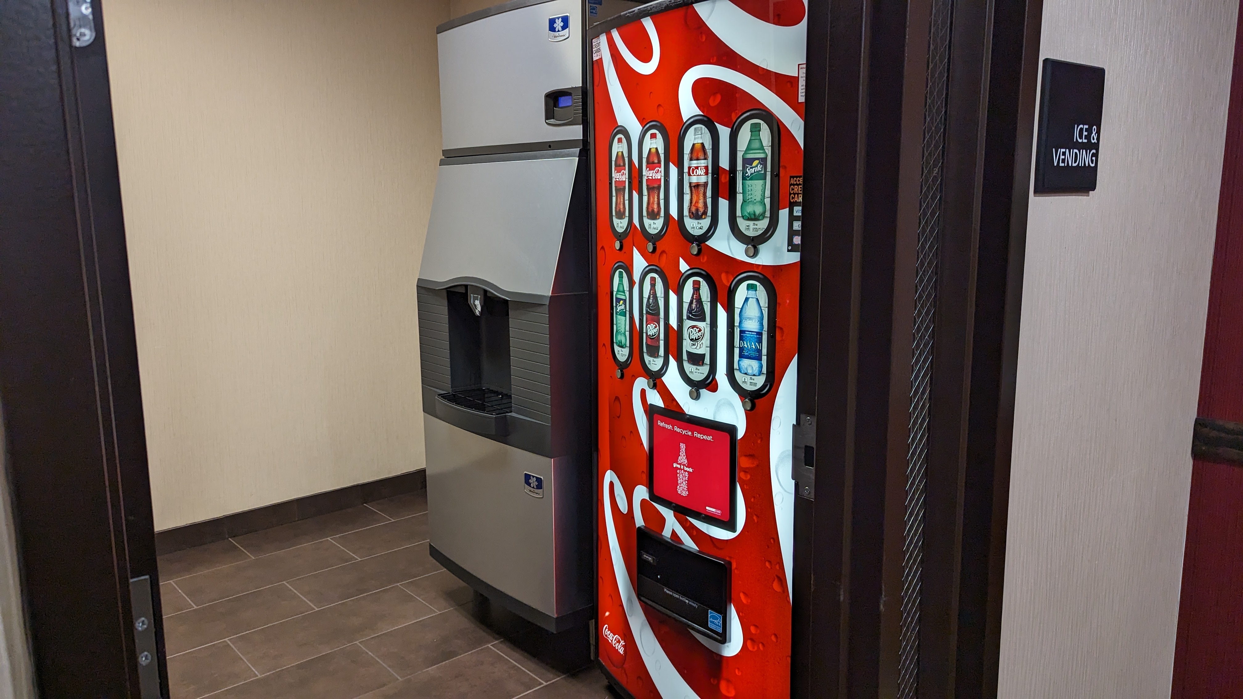 Hampton Inn Suites Hope food and beverage vending
